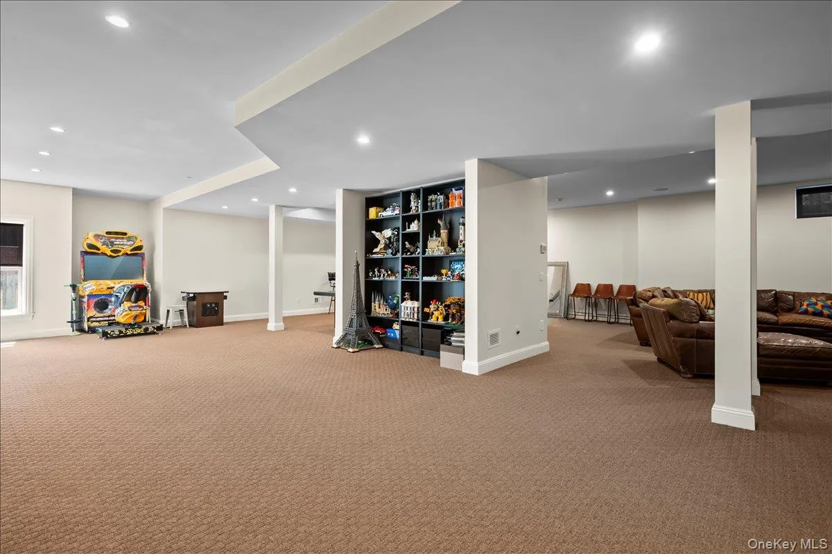 17 Riverton Drive, Clarkstown, NY, 4 Bedrooms Bedrooms, 11 Rooms Rooms,4 BathroomsBathrooms,Residential,For Rent,Riverton,0,1007696 17 Riverton Drive, Clarkstown, NY, 4 Bedrooms Bedrooms, 11 Rooms Rooms,4 BathroomsBathrooms,Residential,For Rent,Riverton,0,1007696
