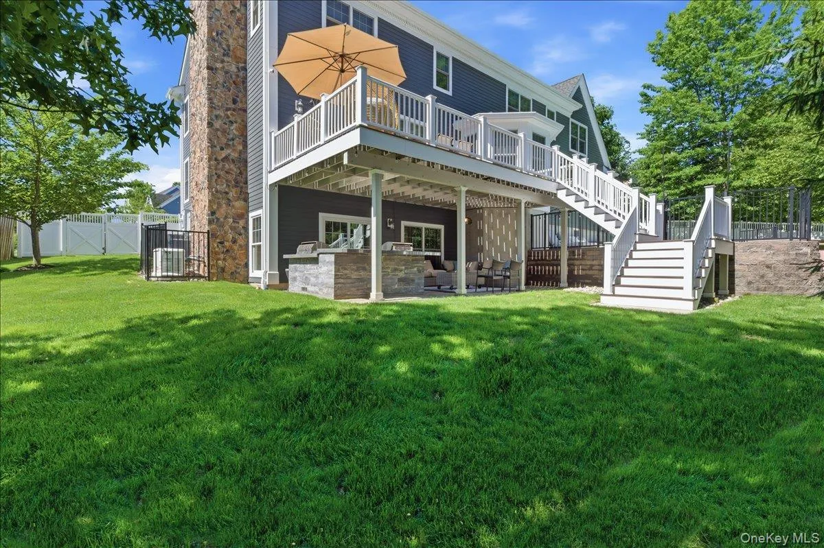 17 Riverton Drive, Clarkstown, NY, 4 Bedrooms Bedrooms, 11 Rooms Rooms,4 BathroomsBathrooms,Residential,For Rent,Riverton,0,1007696 17 Riverton Drive, Clarkstown, NY, 4 Bedrooms Bedrooms, 11 Rooms Rooms,4 BathroomsBathrooms,Residential,For Rent,Riverton,0,1007696