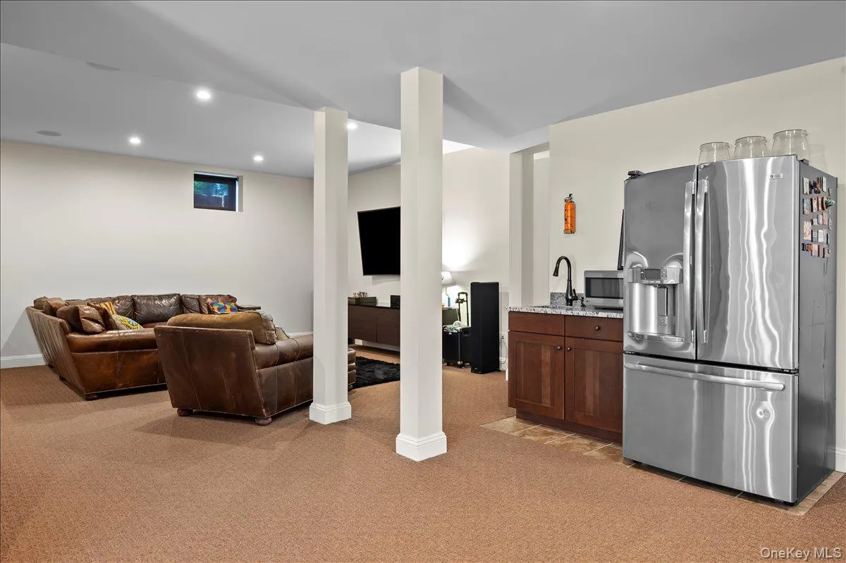 17 Riverton Drive, Clarkstown, NY, 4 Bedrooms Bedrooms, 11 Rooms Rooms,4 BathroomsBathrooms,Residential,For Rent,Riverton,0,1007696 17 Riverton Drive, Clarkstown, NY, 4 Bedrooms Bedrooms, 11 Rooms Rooms,4 BathroomsBathrooms,Residential,For Rent,Riverton,0,1007696