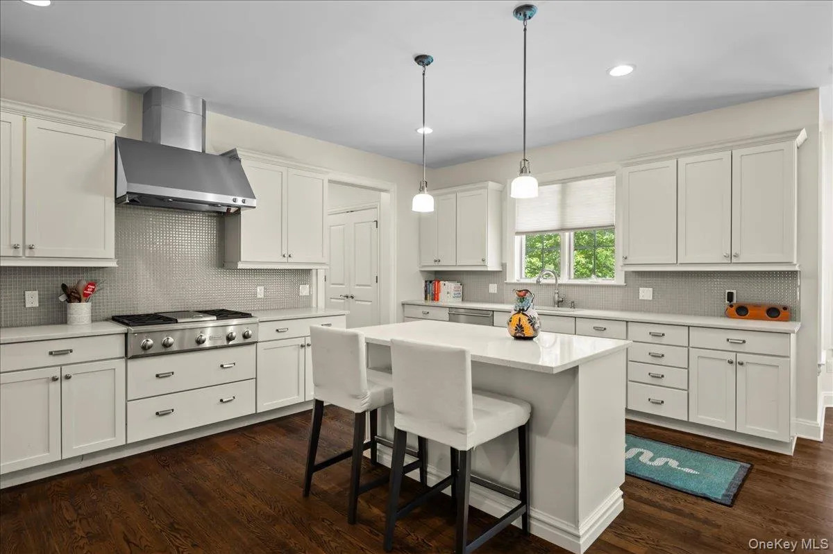17 Riverton Drive, Clarkstown, NY, 4 Bedrooms Bedrooms, 11 Rooms Rooms,4 BathroomsBathrooms,Residential,For Rent,Riverton,0,1007696 17 Riverton Drive, Clarkstown, NY, 4 Bedrooms Bedrooms, 11 Rooms Rooms,4 BathroomsBathrooms,Residential,For Rent,Riverton,0,1007696