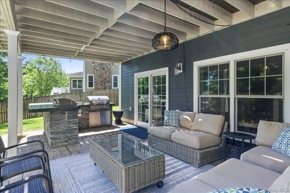 17 Riverton Drive, Clarkstown, NY, 4 Bedrooms Bedrooms, 11 Rooms Rooms,4 BathroomsBathrooms,Residential,For Rent,Riverton,0,1007696 17 Riverton Drive, Clarkstown, NY, 4 Bedrooms Bedrooms, 11 Rooms Rooms,4 BathroomsBathrooms,Residential,For Rent,Riverton,0,1007696