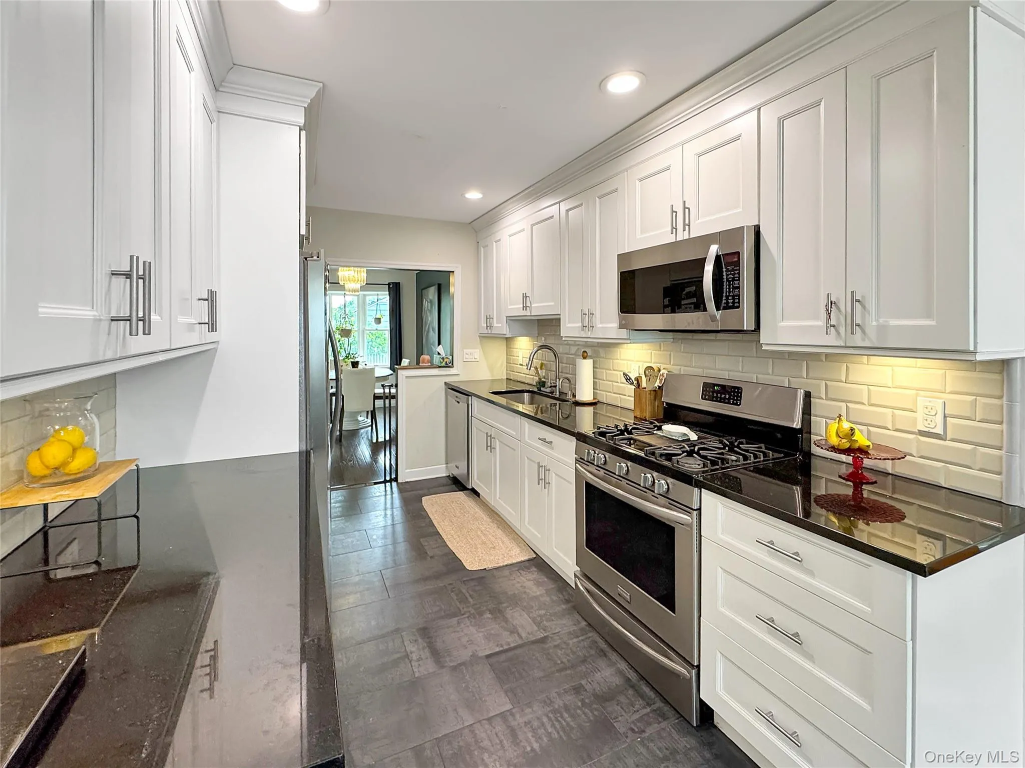 98 Frederick Avenue, Babylon, NY, 3 Bedrooms Bedrooms, 7 Rooms Rooms,1 BathroomBathrooms,Residential Lease,For Rent,Frederick,0,1007697 98 Frederick Avenue, Babylon, NY, 3 Bedrooms Bedrooms, 7 Rooms Rooms,1 BathroomBathrooms,Residential Lease,For Rent,Frederick,0,1007697