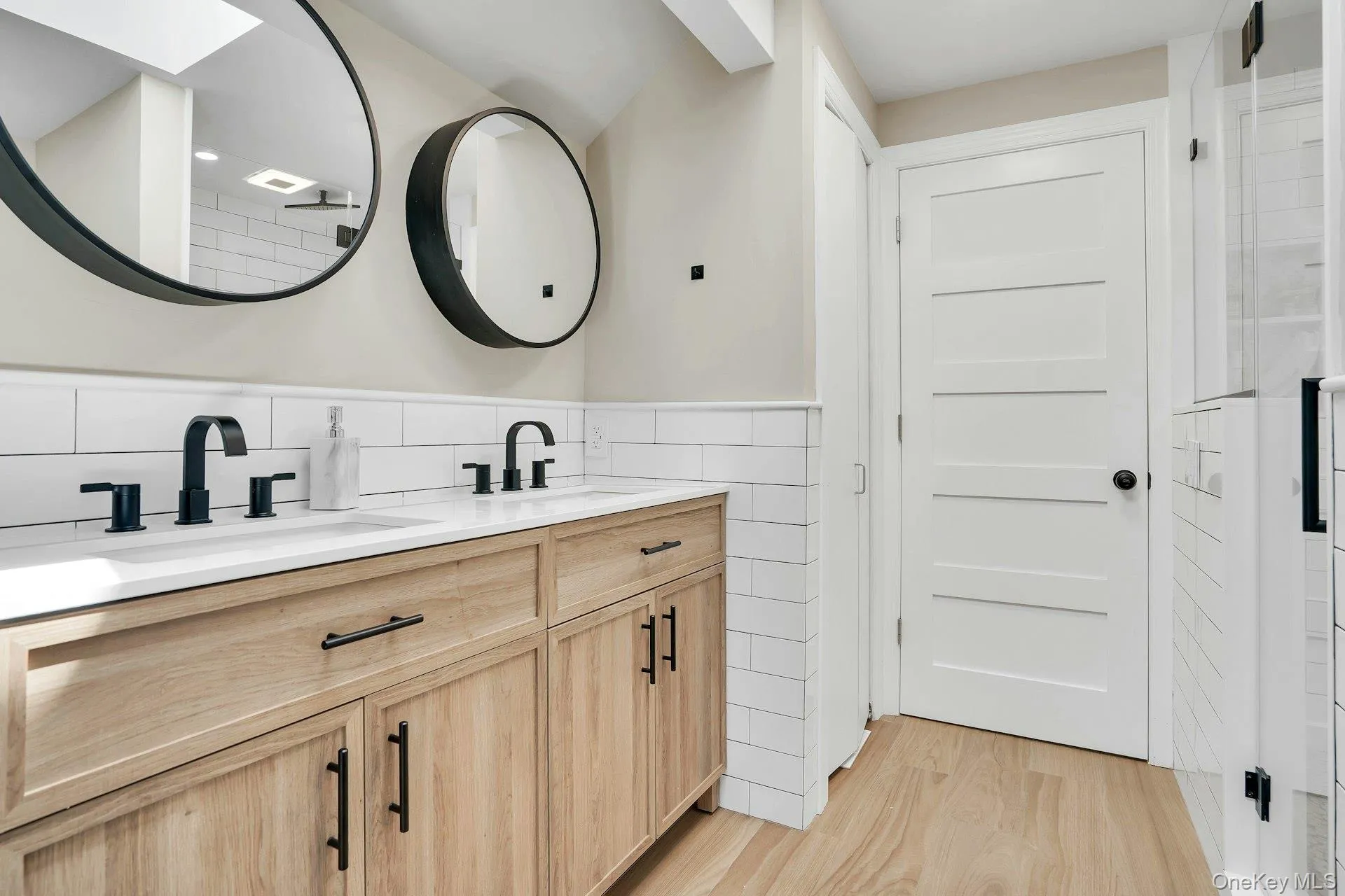 3 Moor Lane, Brookhaven, NY, 4 Bedrooms Bedrooms, 9 Rooms Rooms,3 BathroomsBathrooms,Residential,For Rent,Moor,0,1007701 3 Moor Lane, Brookhaven, NY, 4 Bedrooms Bedrooms, 9 Rooms Rooms,3 BathroomsBathrooms,Residential,For Rent,Moor,0,1007701