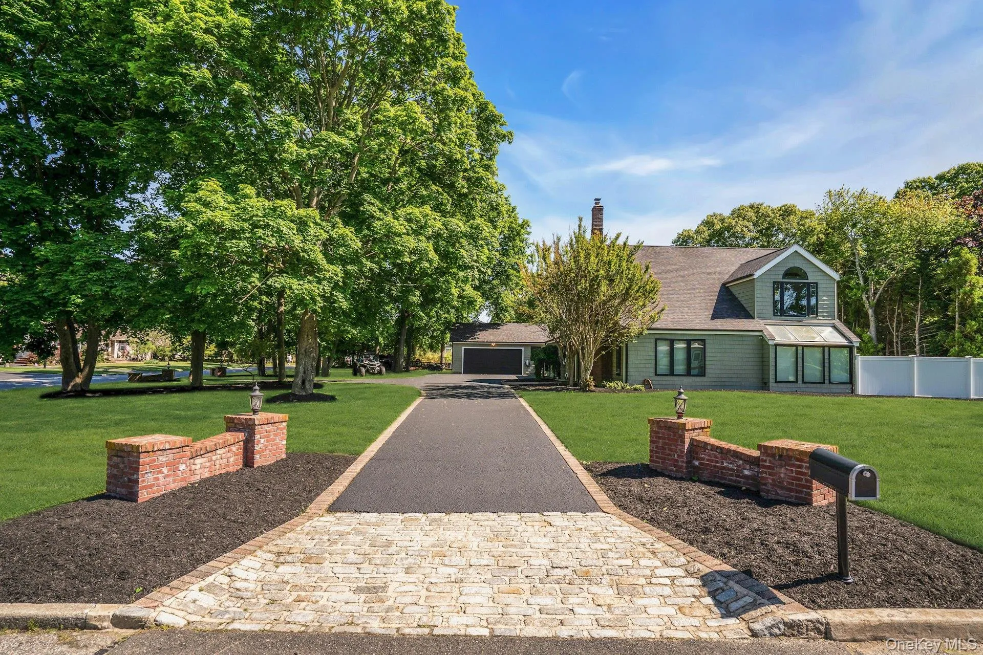 3 Moor Lane, Brookhaven, NY, 4 Bedrooms Bedrooms, 9 Rooms Rooms,3 BathroomsBathrooms,Residential,For Rent,Moor,0,1007701 3 Moor Lane, Brookhaven, NY, 4 Bedrooms Bedrooms, 9 Rooms Rooms,3 BathroomsBathrooms,Residential,For Rent,Moor,0,1007701