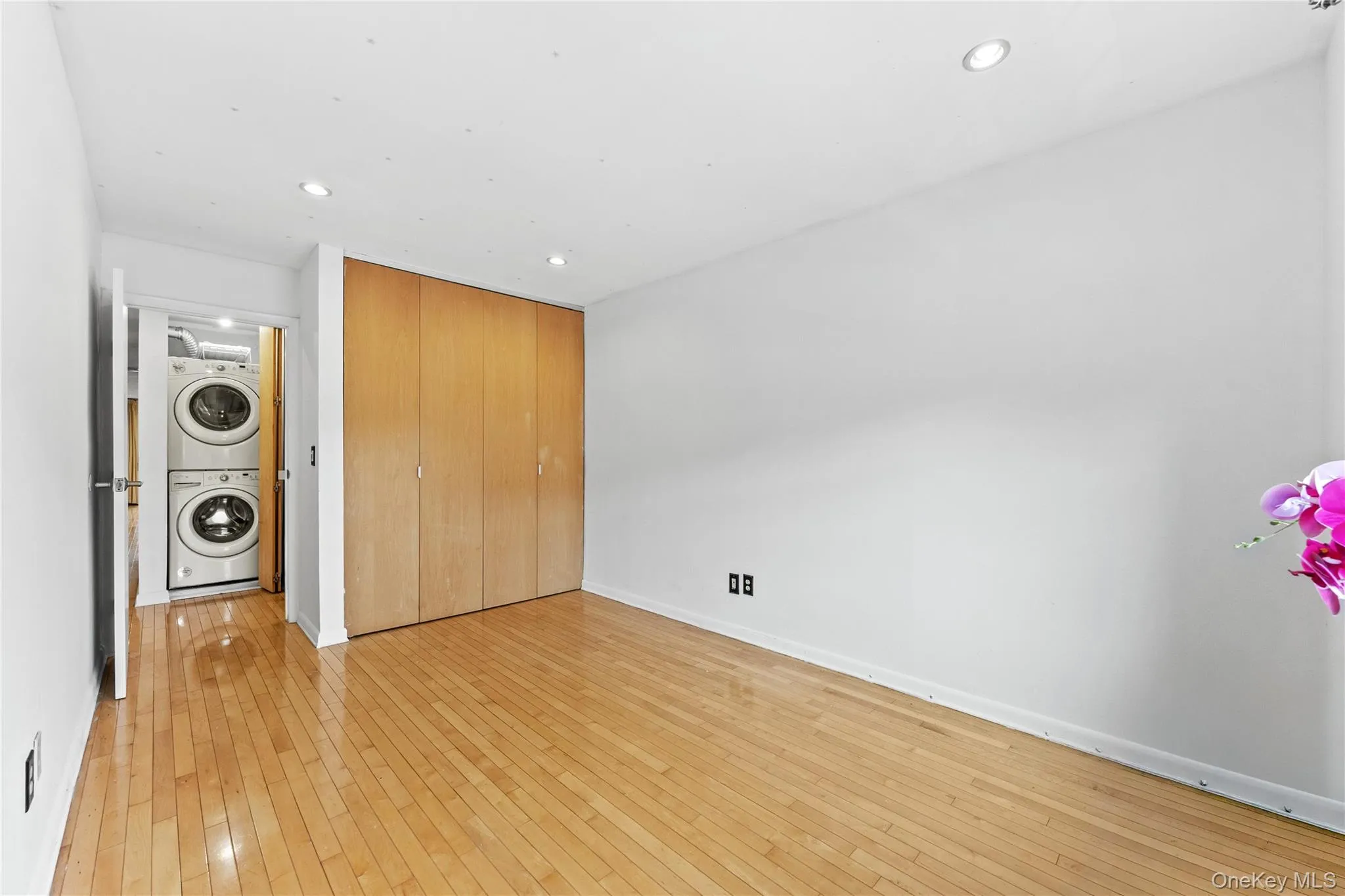 207-23 Darren Drive, New York, NY, 2 Bedrooms Bedrooms, 7 Rooms Rooms,2 BathroomsBathrooms,Residential,For Rent,Darren,0,1007702 207-23 Darren Drive, New York, NY, 2 Bedrooms Bedrooms, 7 Rooms Rooms,2 BathroomsBathrooms,Residential,For Rent,Darren,0,1007702