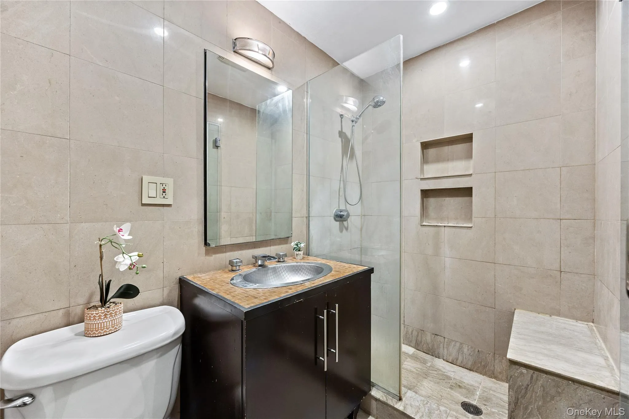 207-23 Darren Drive, New York, NY, 2 Bedrooms Bedrooms, 7 Rooms Rooms,2 BathroomsBathrooms,Residential,For Rent,Darren,0,1007702 207-23 Darren Drive, New York, NY, 2 Bedrooms Bedrooms, 7 Rooms Rooms,2 BathroomsBathrooms,Residential,For Rent,Darren,0,1007702