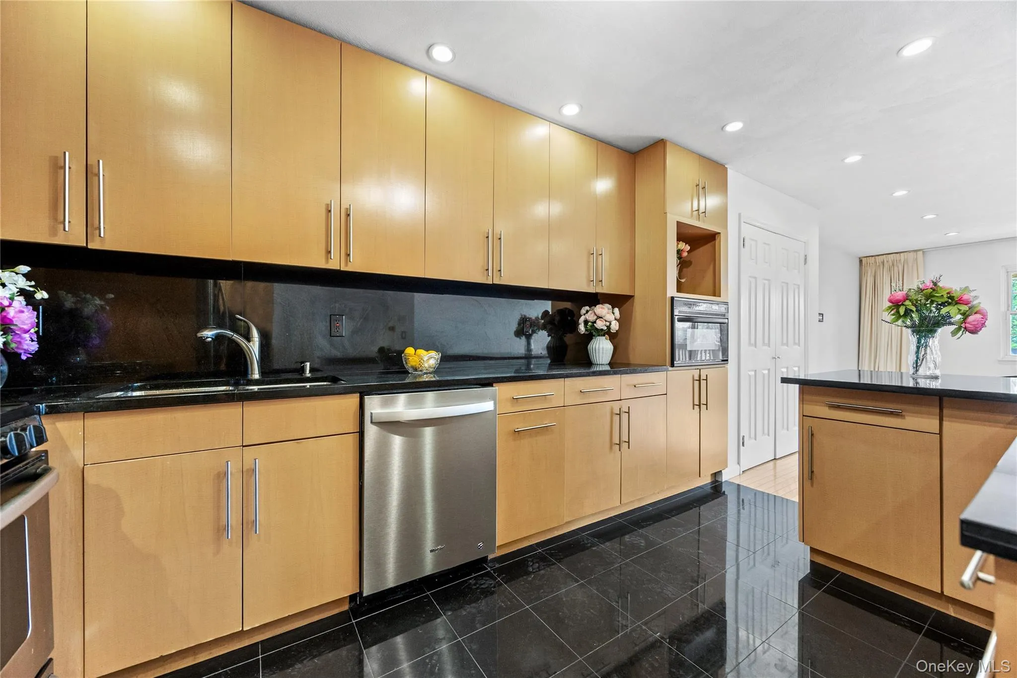 207-23 Darren Drive, New York, NY, 2 Bedrooms Bedrooms, 7 Rooms Rooms,2 BathroomsBathrooms,Residential,For Rent,Darren,0,1007702 207-23 Darren Drive, New York, NY, 2 Bedrooms Bedrooms, 7 Rooms Rooms,2 BathroomsBathrooms,Residential,For Rent,Darren,0,1007702