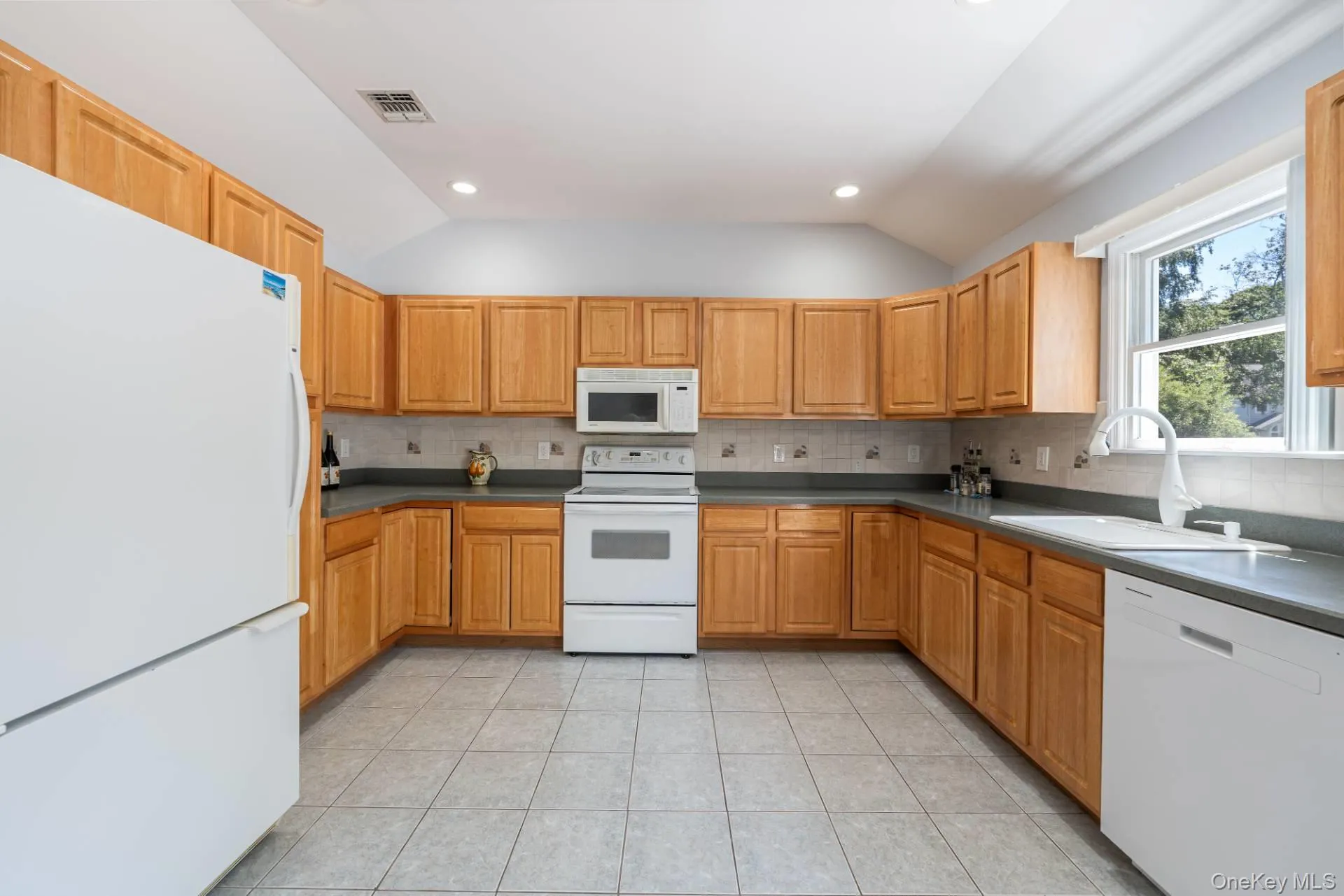 575 Willow Drive, East Marion 575 Willow Drive, East Marion