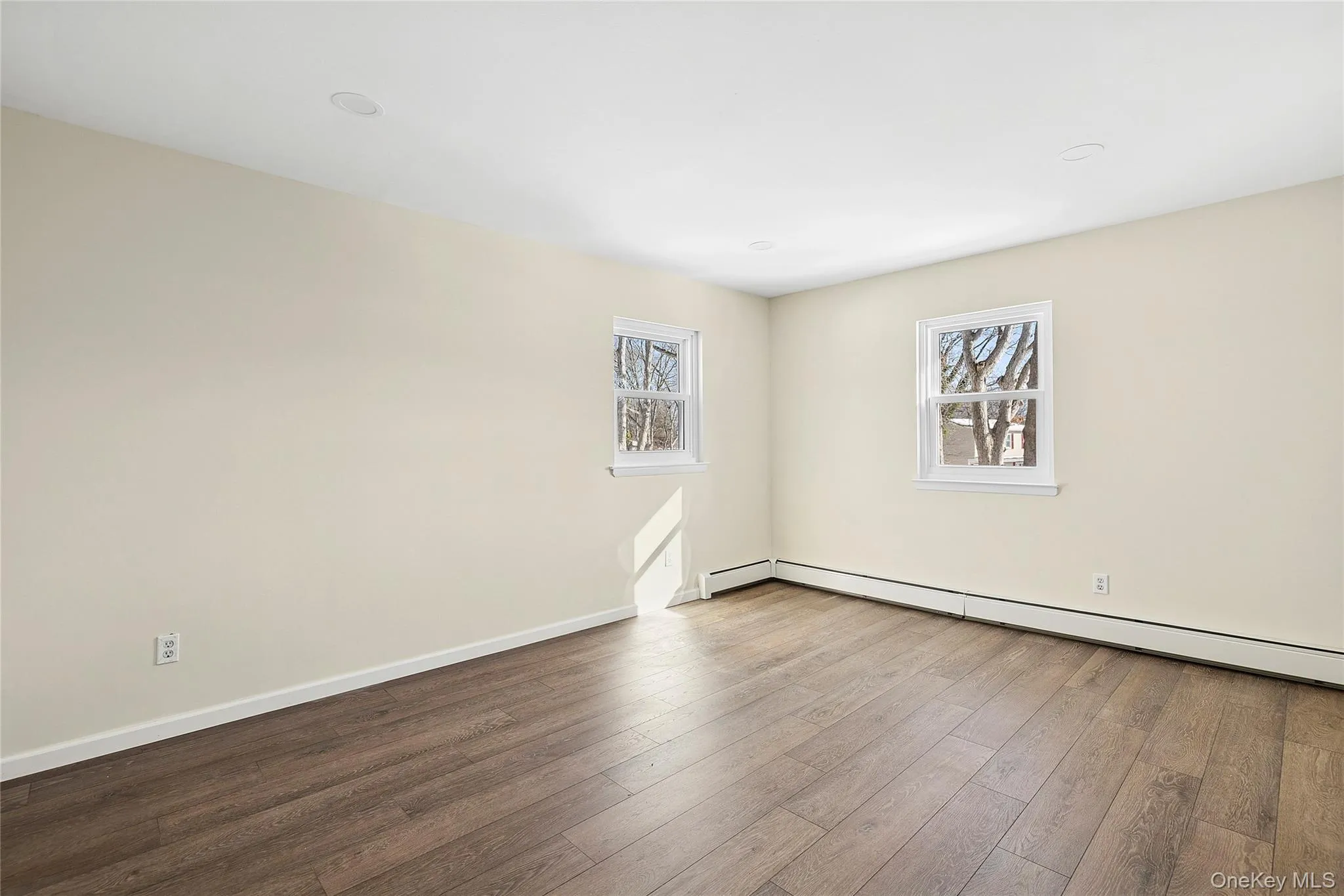 17 Montclair Street, Brookhaven, NY, 4 Bedrooms Bedrooms, 8 Rooms Rooms,2 BathroomsBathrooms,Residential,For Rent,Montclair,0,1007705 17 Montclair Street, Brookhaven, NY, 4 Bedrooms Bedrooms, 8 Rooms Rooms,2 BathroomsBathrooms,Residential,For Rent,Montclair,0,1007705