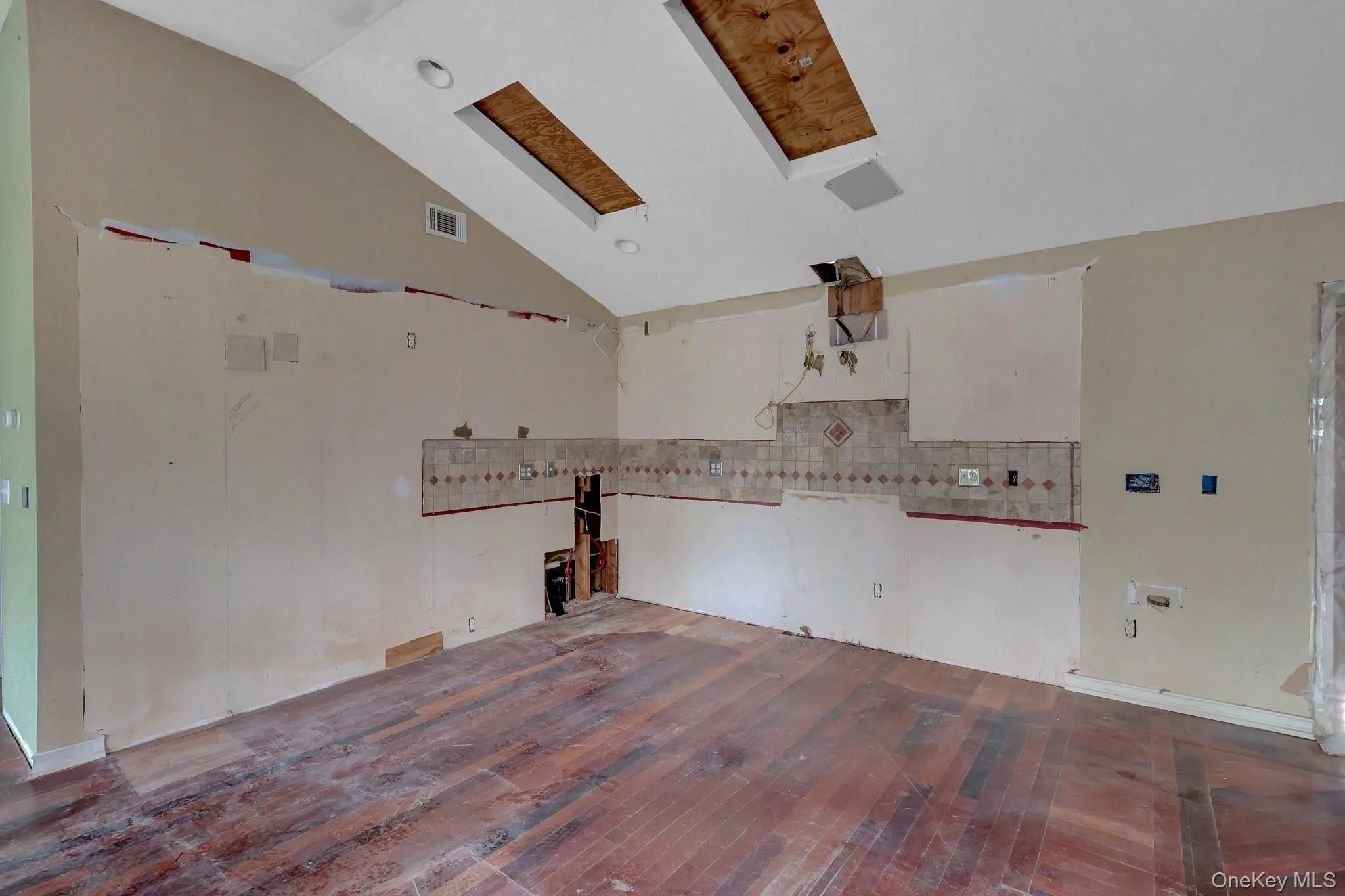 41 Fremont Street, Babylon, NY, 6 Bedrooms Bedrooms, 11 Rooms Rooms,2 BathroomsBathrooms,Residential,For Rent,Fremont,0,1007707 41 Fremont Street, Babylon, NY, 6 Bedrooms Bedrooms, 11 Rooms Rooms,2 BathroomsBathrooms,Residential,For Rent,Fremont,0,1007707