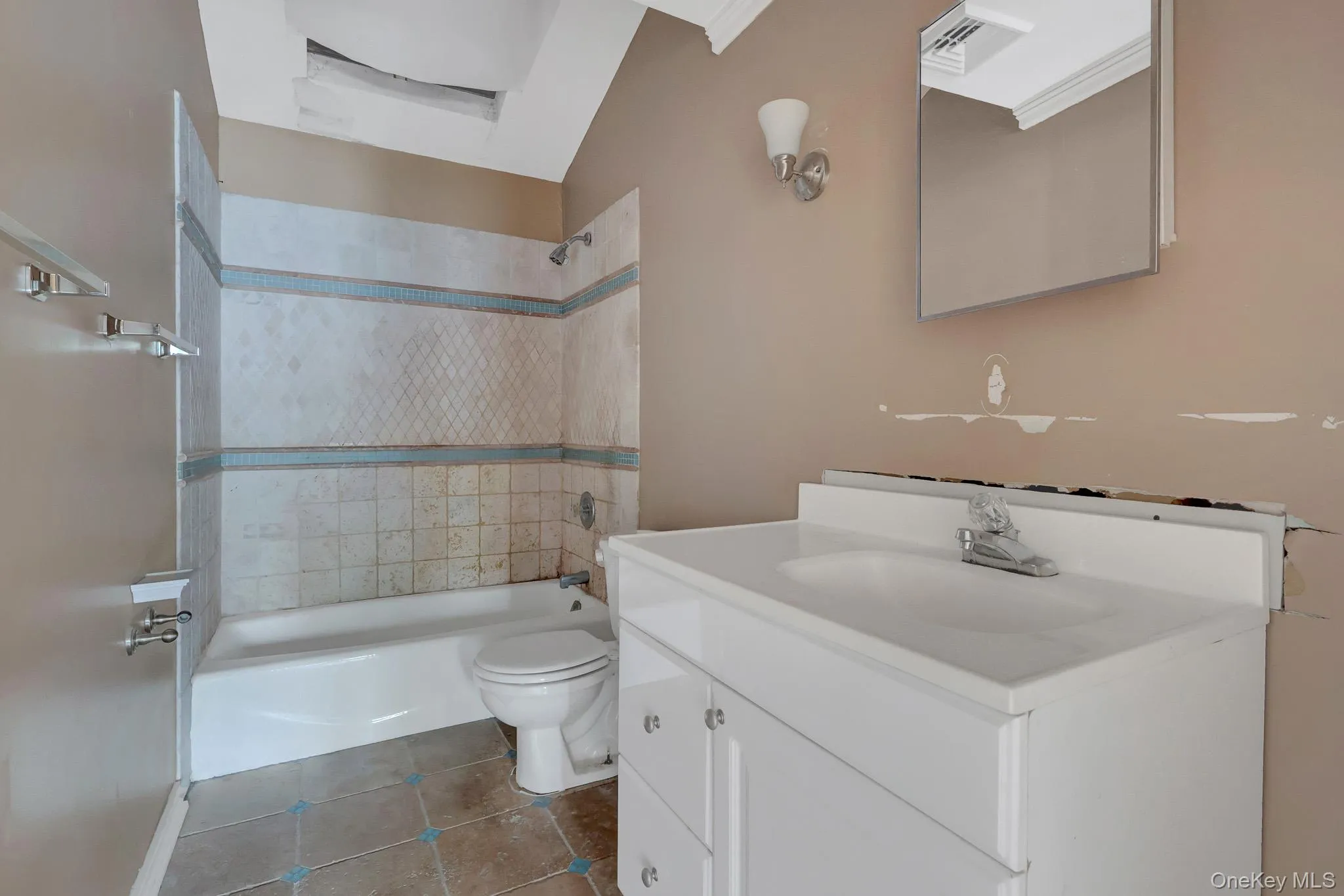 41 Fremont Street, Babylon, NY, 6 Bedrooms Bedrooms, 11 Rooms Rooms,2 BathroomsBathrooms,Residential,For Rent,Fremont,0,1007707 41 Fremont Street, Babylon, NY, 6 Bedrooms Bedrooms, 11 Rooms Rooms,2 BathroomsBathrooms,Residential,For Rent,Fremont,0,1007707