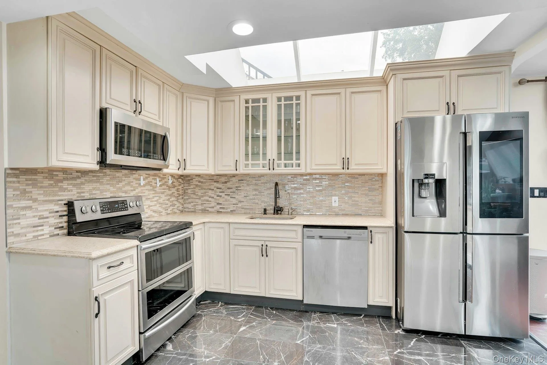 129 Gleeland Street, Babylon, NY, 3 Bedrooms Bedrooms, 7 Rooms Rooms,2 BathroomsBathrooms,Residential,For Rent,Gleeland,0,1007714 129 Gleeland Street, Babylon, NY, 3 Bedrooms Bedrooms, 7 Rooms Rooms,2 BathroomsBathrooms,Residential,For Rent,Gleeland,0,1007714