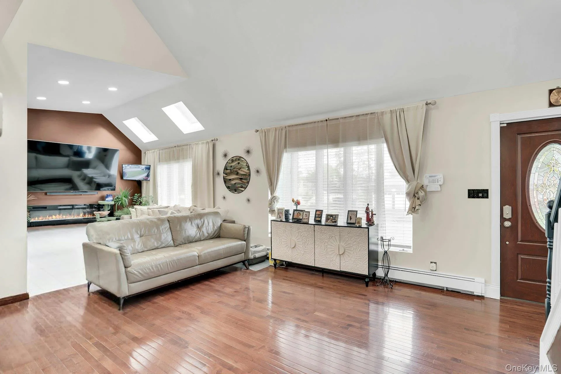 129 Gleeland Street, Babylon, NY, 3 Bedrooms Bedrooms, 7 Rooms Rooms,2 BathroomsBathrooms,Residential,For Rent,Gleeland,0,1007714 129 Gleeland Street, Babylon, NY, 3 Bedrooms Bedrooms, 7 Rooms Rooms,2 BathroomsBathrooms,Residential,For Rent,Gleeland,0,1007714
