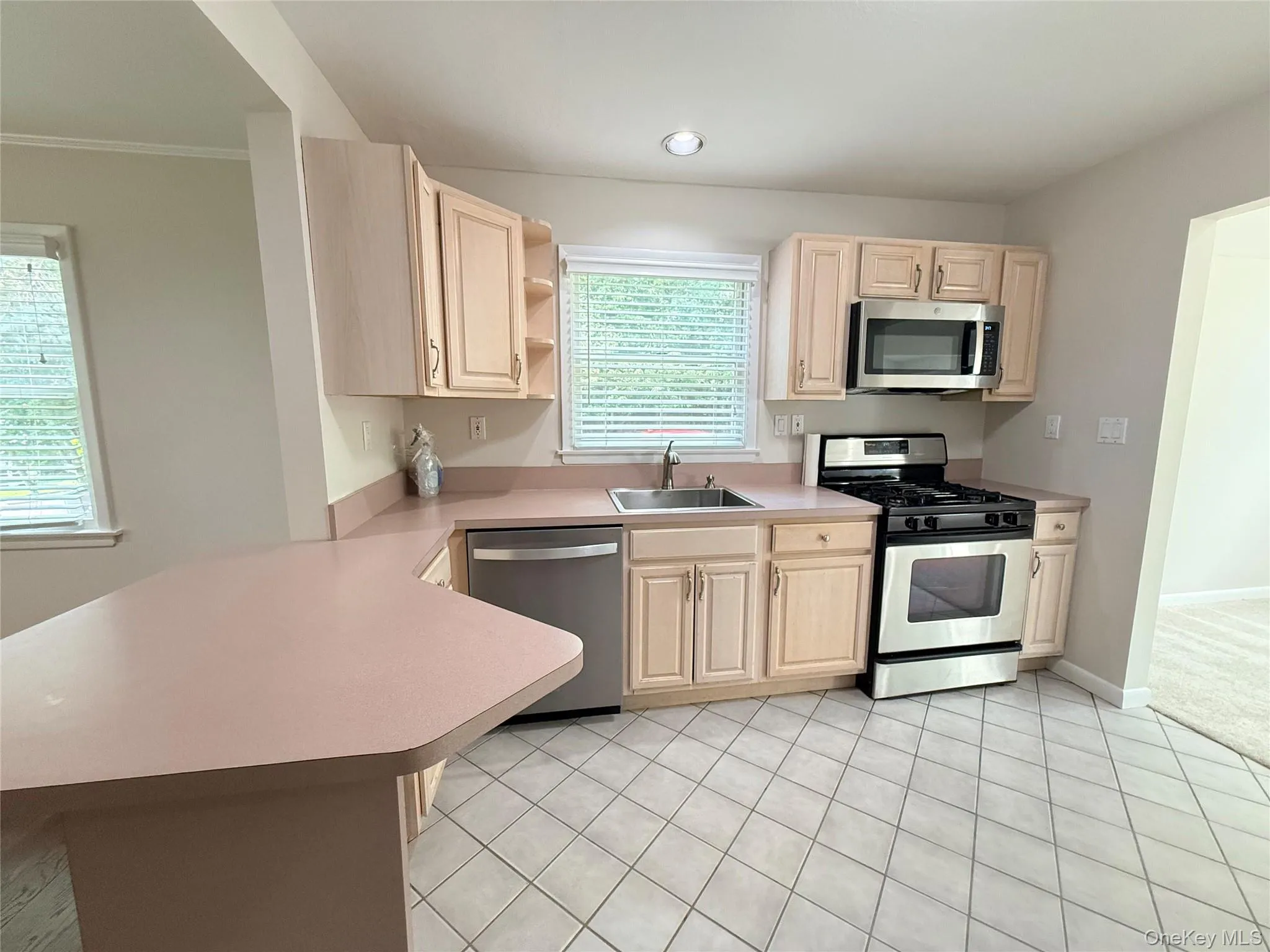 5 Soundview Drive, Brookhaven, NY, 3 Bedrooms Bedrooms, 8 Rooms Rooms,3 BathroomsBathrooms,Residential,For Rent,Soundview,0,1007720 5 Soundview Drive, Brookhaven, NY, 3 Bedrooms Bedrooms, 8 Rooms Rooms,3 BathroomsBathrooms,Residential,For Rent,Soundview,0,1007720