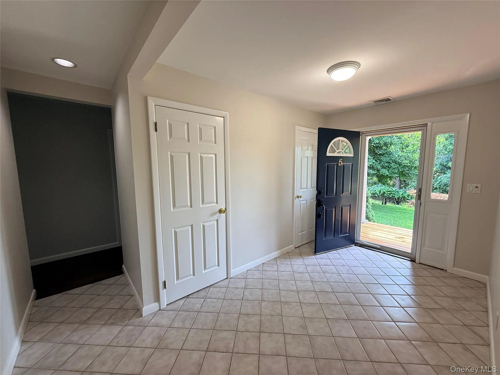 5 Soundview Drive, Brookhaven, NY, 3 Bedrooms Bedrooms, 8 Rooms Rooms,3 BathroomsBathrooms,Residential,For Rent,Soundview,0,1007720 5 Soundview Drive, Brookhaven, NY, 3 Bedrooms Bedrooms, 8 Rooms Rooms,3 BathroomsBathrooms,Residential,For Rent,Soundview,0,1007720