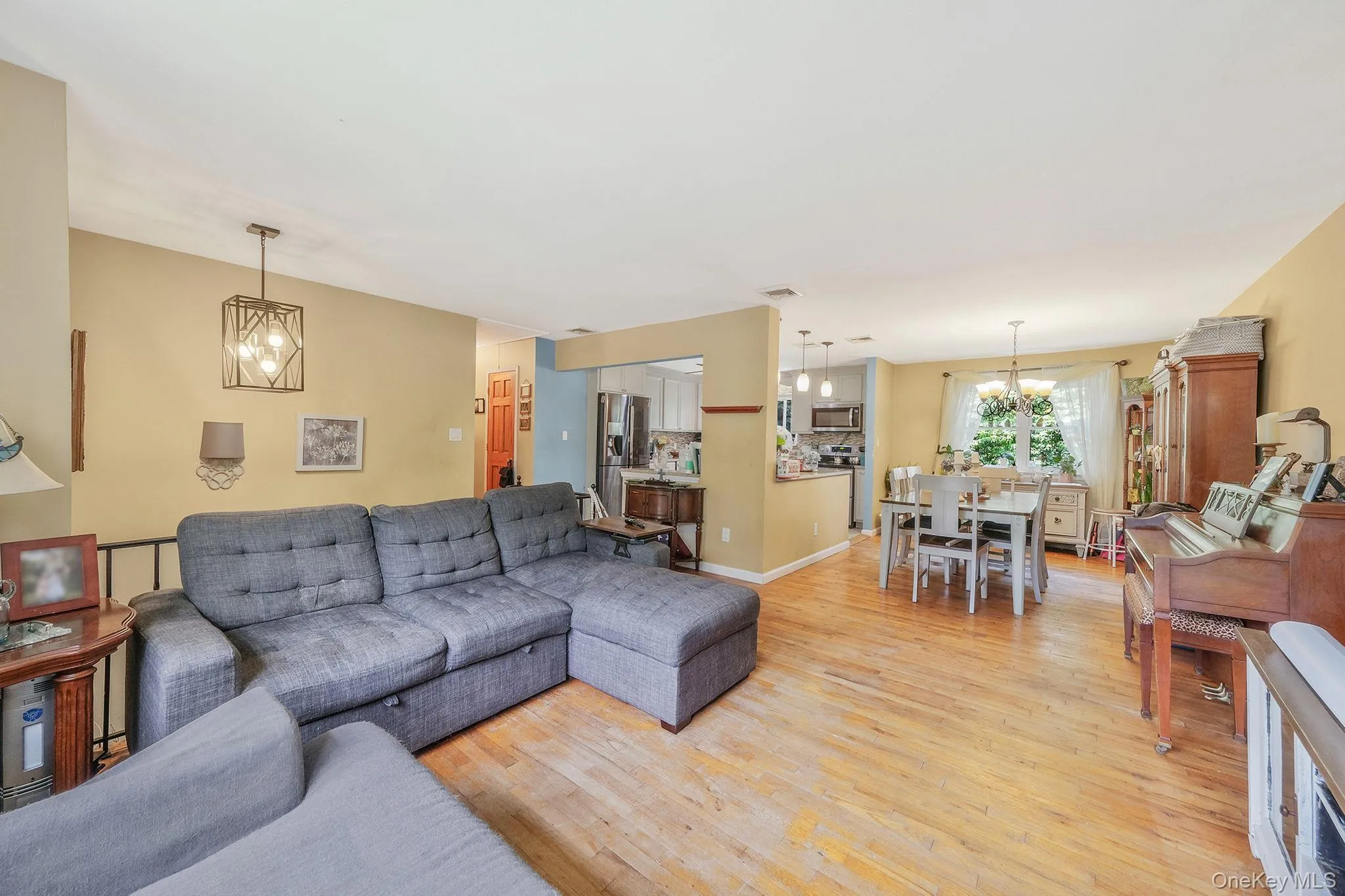 4 Dogwood Avenue, Brookhaven, NY, 4 Bedrooms Bedrooms, 9 Rooms Rooms,2 BathroomsBathrooms,Residential,For Rent,Dogwood,0,1007723 4 Dogwood Avenue, Brookhaven, NY, 4 Bedrooms Bedrooms, 9 Rooms Rooms,2 BathroomsBathrooms,Residential,For Rent,Dogwood,0,1007723