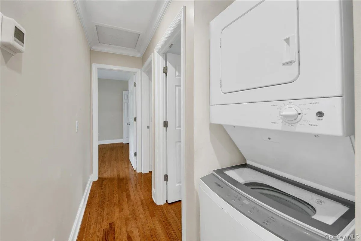 9 Hillside Close, Greenburgh, NY, 3 Bedrooms Bedrooms, 6 Rooms Rooms,2 BathroomsBathrooms,Residential,For Rent,Hillside,0,1007724 9 Hillside Close, Greenburgh, NY, 3 Bedrooms Bedrooms, 6 Rooms Rooms,2 BathroomsBathrooms,Residential,For Rent,Hillside,0,1007724
