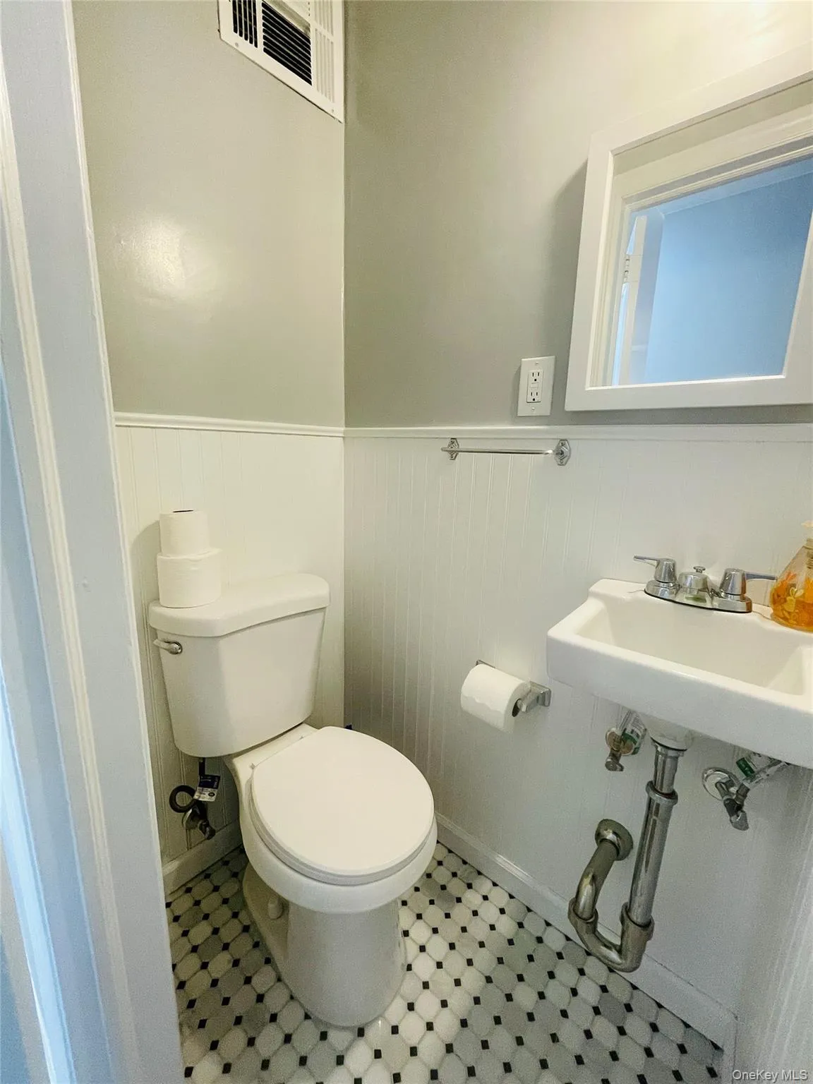 15022 58th Avenue, New York, NY, 3 Bedrooms Bedrooms, 3 Rooms Rooms,1 BathroomBathrooms,Residential Lease,For Rent,58th,0,1007734 15022 58th Avenue, New York, NY, 3 Bedrooms Bedrooms, 3 Rooms Rooms,1 BathroomBathrooms,Residential Lease,For Rent,58th,0,1007734