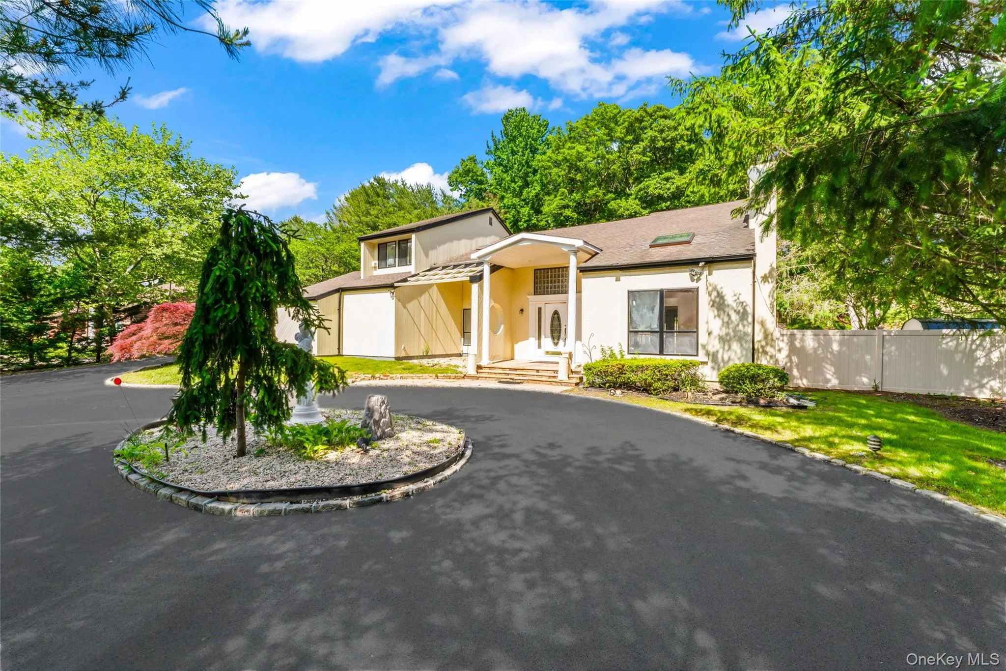 126 Bagatelle Road, Huntington, NY, 4 Bedrooms Bedrooms, 9 Rooms Rooms,2 BathroomsBathrooms,Residential,For Rent,Bagatelle,0,1007738 126 Bagatelle Road, Huntington, NY, 4 Bedrooms Bedrooms, 9 Rooms Rooms,2 BathroomsBathrooms,Residential,For Rent,Bagatelle,0,1007738