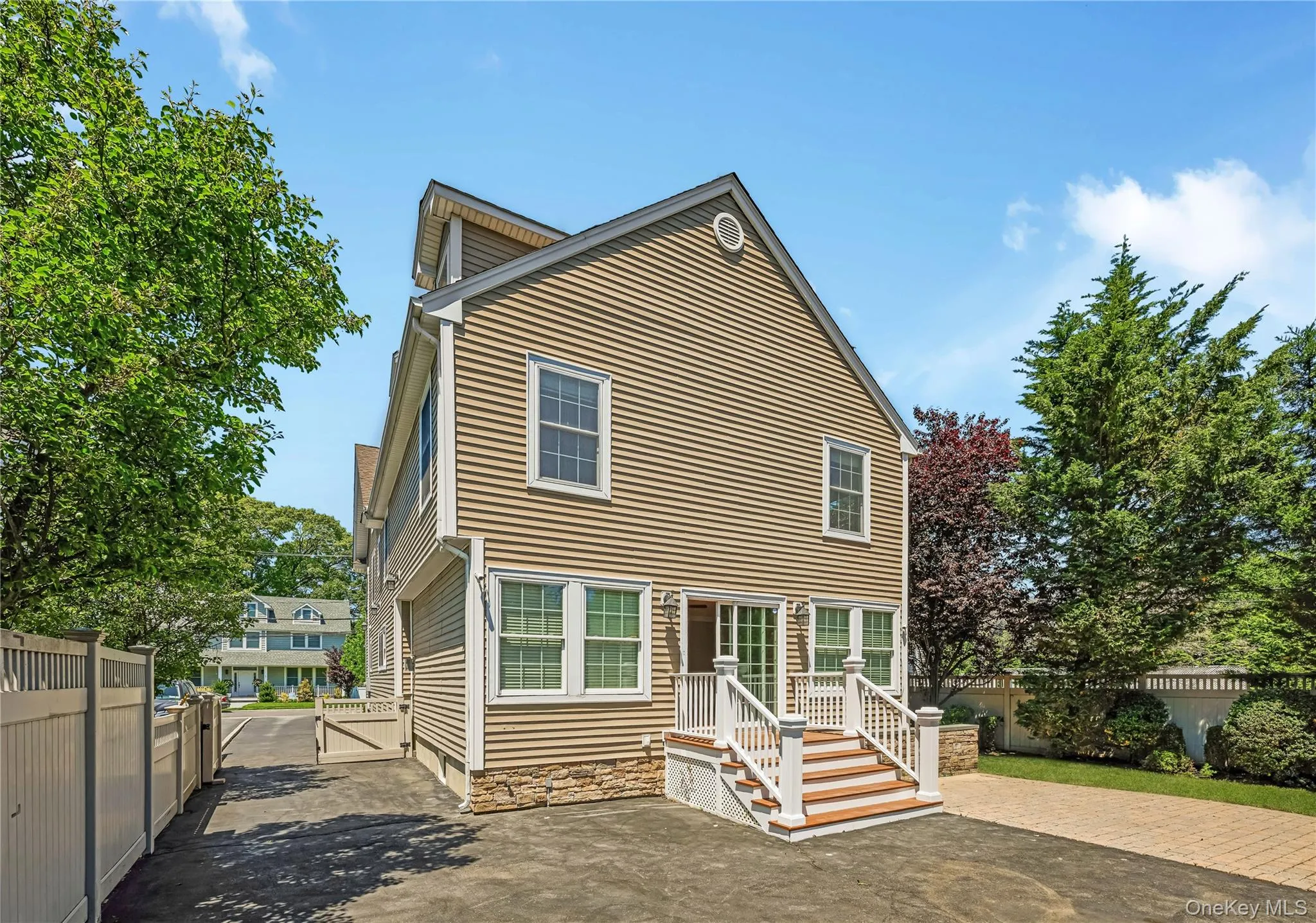 20 Woods Place, Hempstead, NY, 5 Bedrooms Bedrooms, 14 Rooms Rooms,4 BathroomsBathrooms,Residential,For Rent,Woods,0,1007740 20 Woods Place, Hempstead, NY, 5 Bedrooms Bedrooms, 14 Rooms Rooms,4 BathroomsBathrooms,Residential,For Rent,Woods,0,1007740