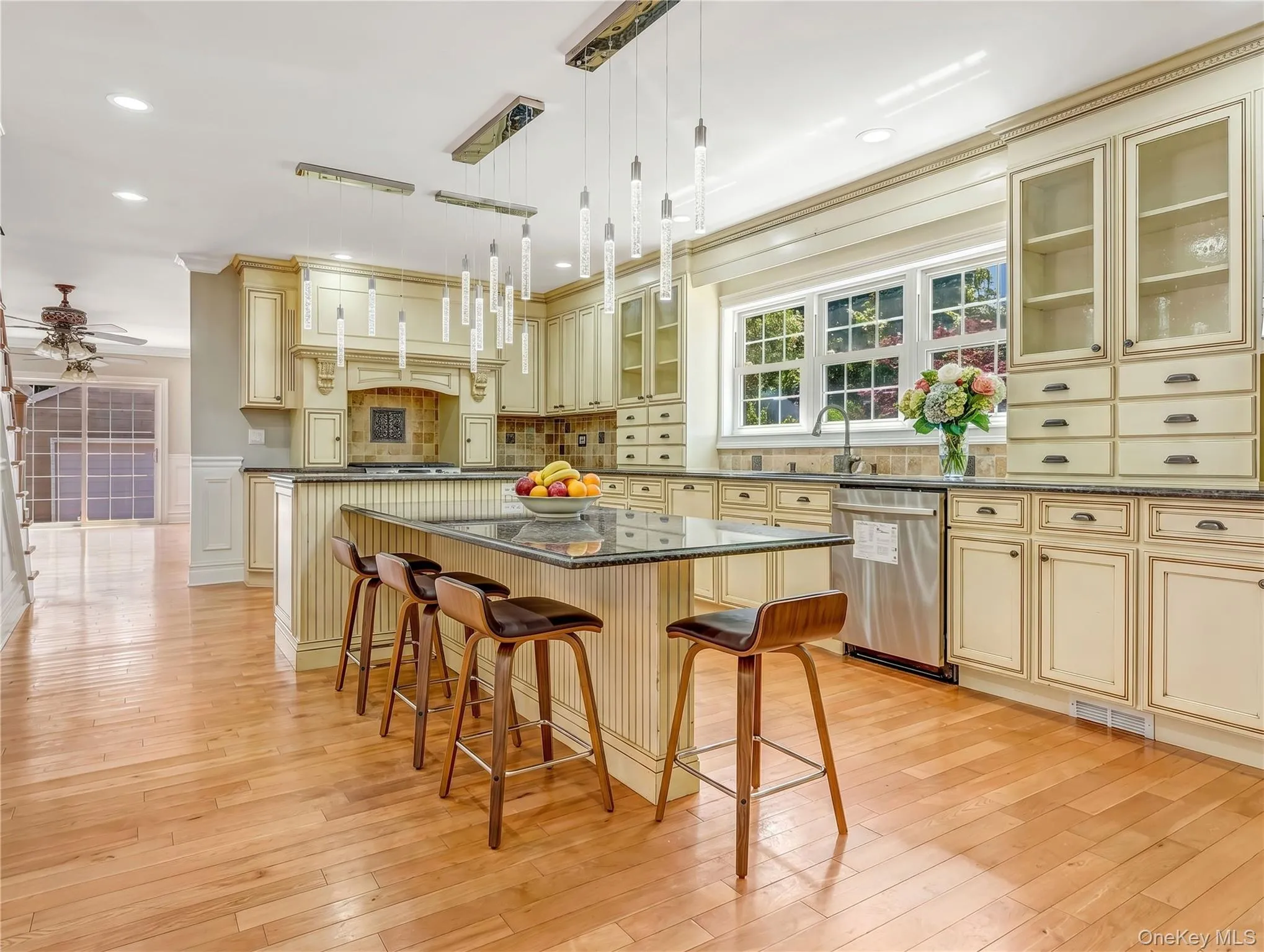 20 Woods Place, Hempstead, NY, 5 Bedrooms Bedrooms, 14 Rooms Rooms,4 BathroomsBathrooms,Residential,For Rent,Woods,0,1007740 20 Woods Place, Hempstead, NY, 5 Bedrooms Bedrooms, 14 Rooms Rooms,4 BathroomsBathrooms,Residential,For Rent,Woods,0,1007740