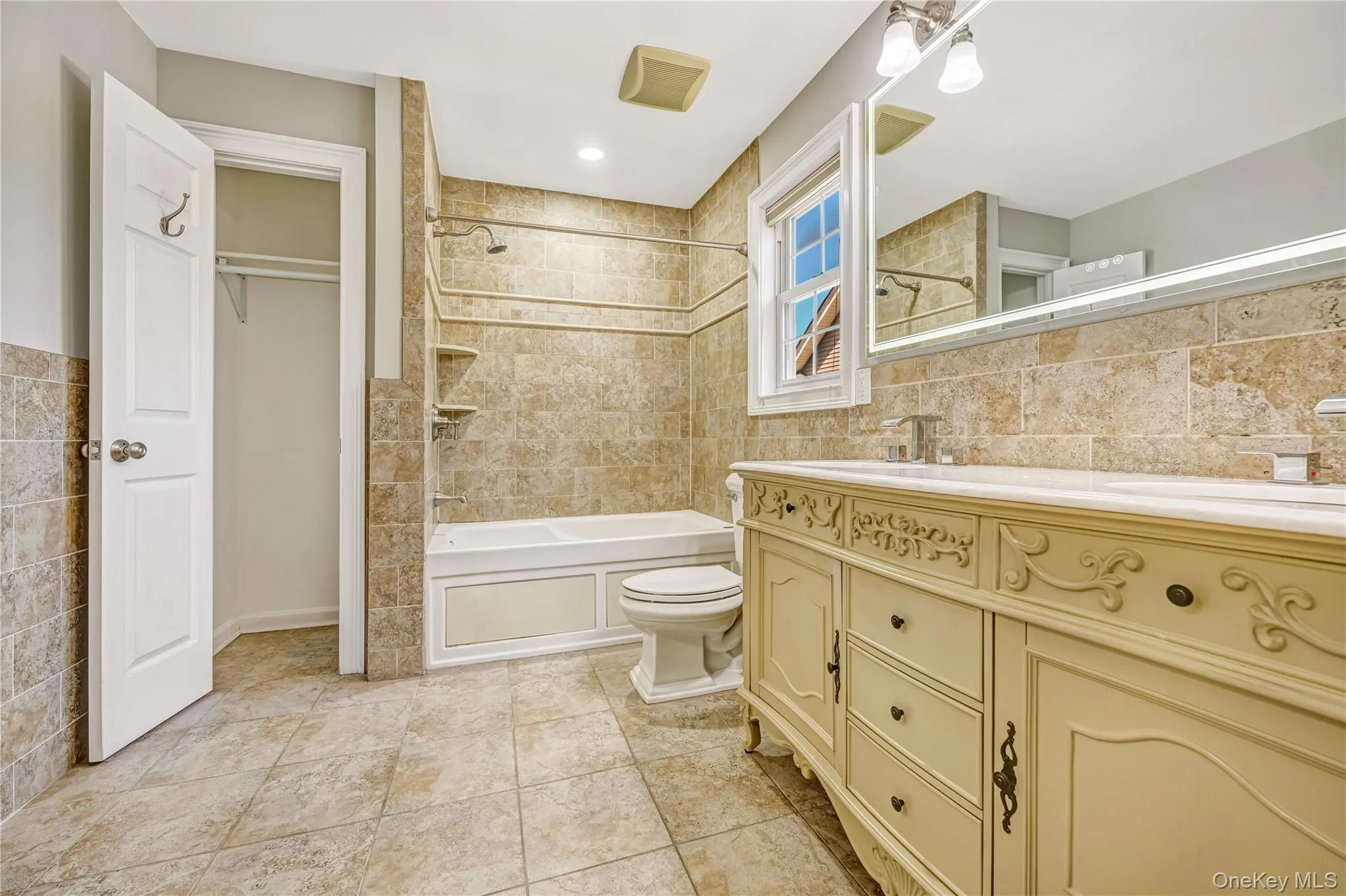 20 Woods Place, Hempstead, NY, 5 Bedrooms Bedrooms, 14 Rooms Rooms,4 BathroomsBathrooms,Residential,For Rent,Woods,0,1007740 20 Woods Place, Hempstead, NY, 5 Bedrooms Bedrooms, 14 Rooms Rooms,4 BathroomsBathrooms,Residential,For Rent,Woods,0,1007740