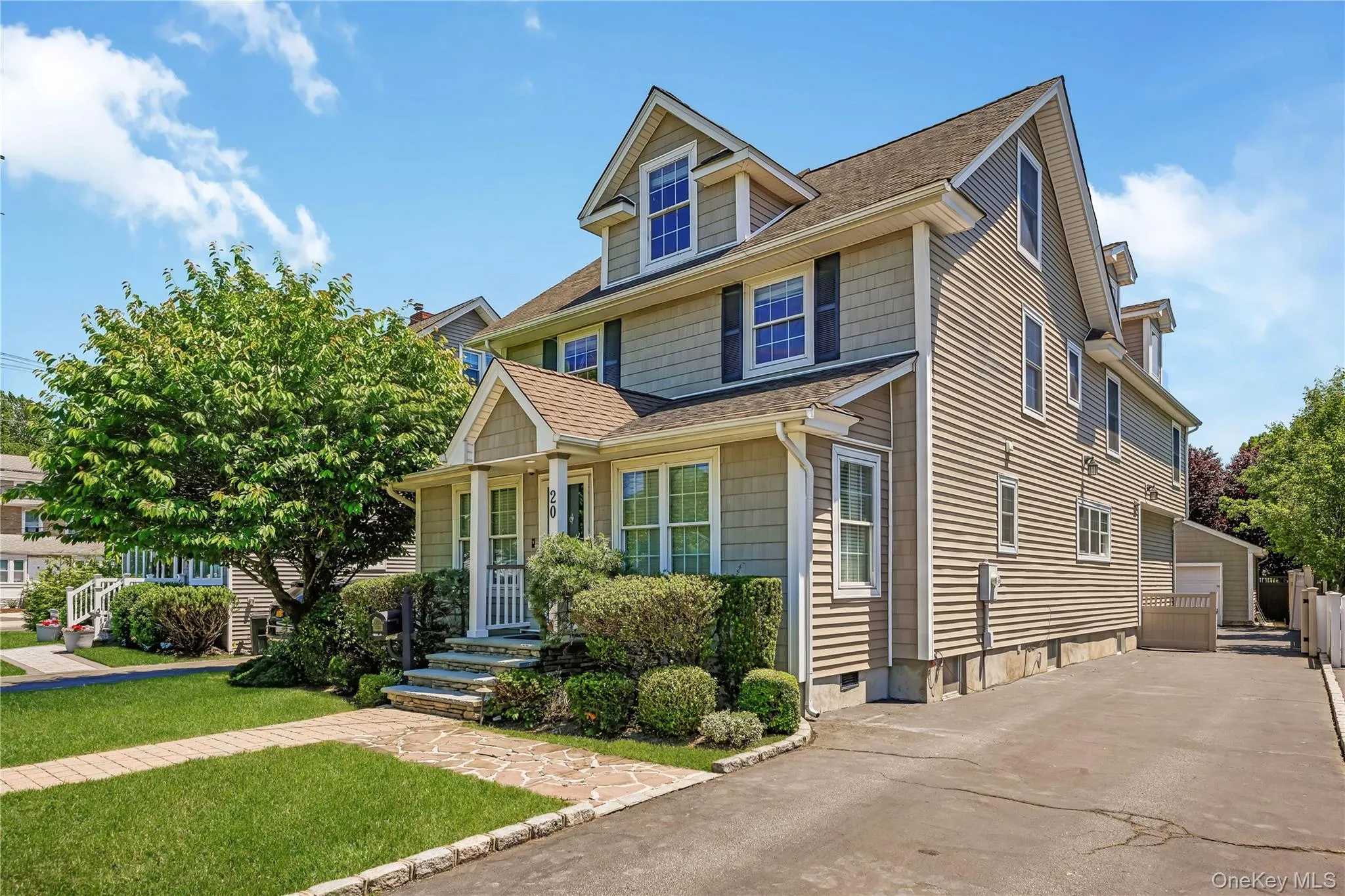 20 Woods Place, Hempstead, NY, 5 Bedrooms Bedrooms, 14 Rooms Rooms,4 BathroomsBathrooms,Residential,For Rent,Woods,0,1007740 20 Woods Place, Hempstead, NY, 5 Bedrooms Bedrooms, 14 Rooms Rooms,4 BathroomsBathrooms,Residential,For Rent,Woods,0,1007740