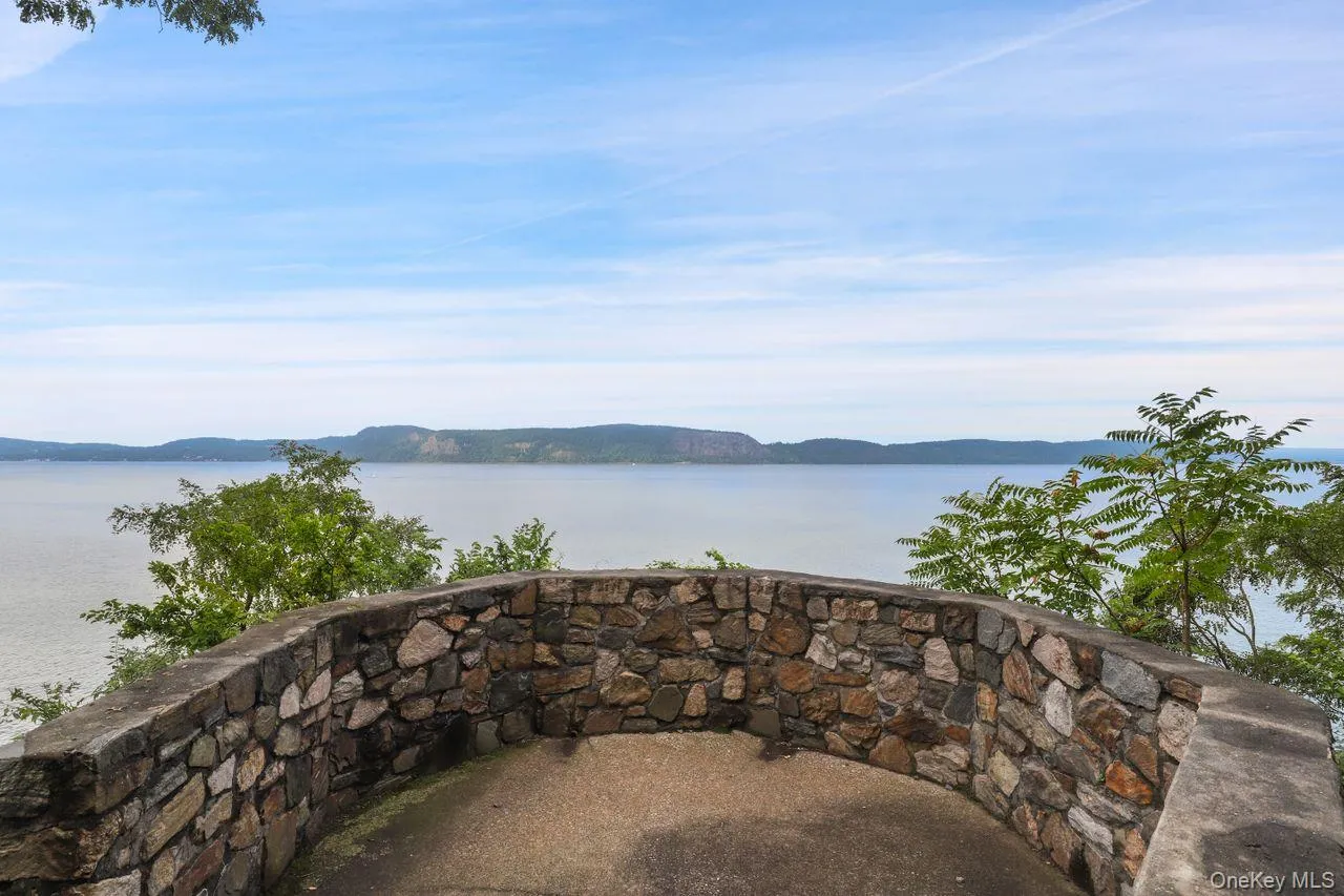 16 Rockledge Avenue, Ossining, NY, 1 Bedroom Bedrooms, 5 Rooms Rooms,1 BathroomBathrooms,Residential,For Rent,Rockledge,0,1007742 16 Rockledge Avenue, Ossining, NY, 1 Bedroom Bedrooms, 5 Rooms Rooms,1 BathroomBathrooms,Residential,For Rent,Rockledge,0,1007742