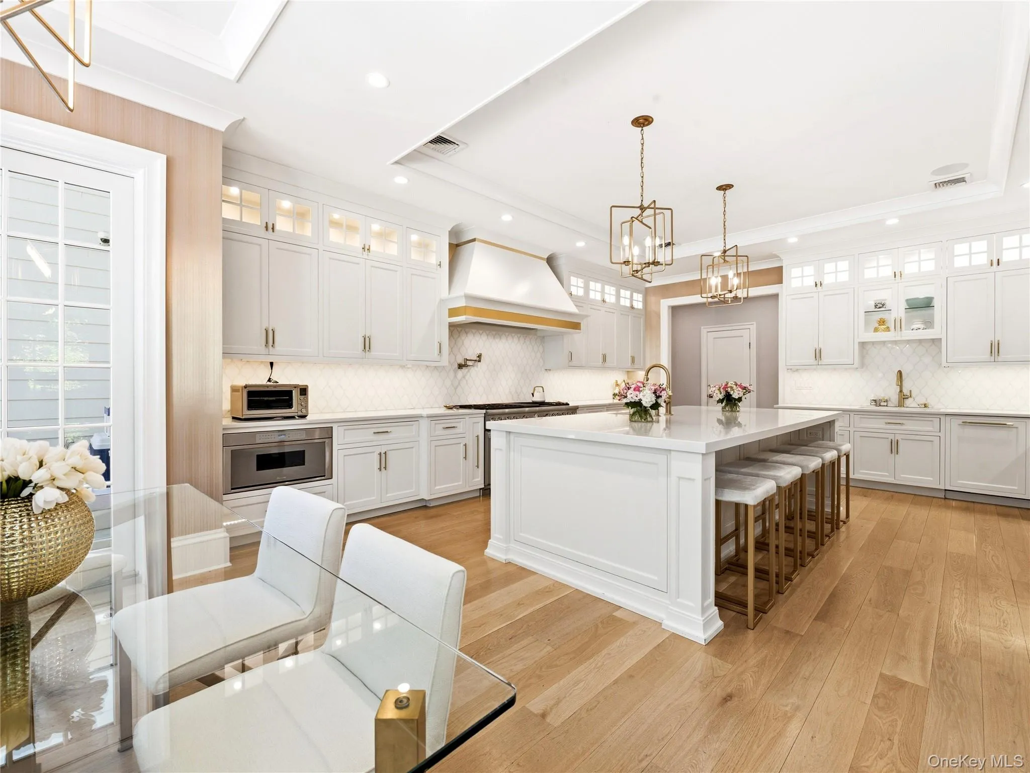 55 Plymouth Road, North Hempstead, NY, 6 Bedrooms Bedrooms, 12 Rooms Rooms,7 BathroomsBathrooms,Residential,For Rent,Plymouth,0,1007749 55 Plymouth Road, North Hempstead, NY, 6 Bedrooms Bedrooms, 12 Rooms Rooms,7 BathroomsBathrooms,Residential,For Rent,Plymouth,0,1007749