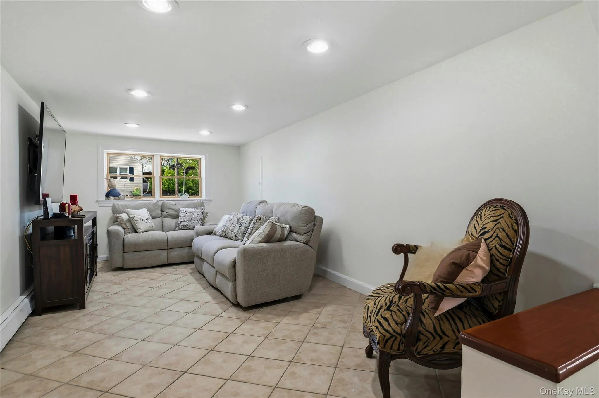 732 5th Street, Babylon, NY, 2 Bedrooms Bedrooms, 6 Rooms Rooms,1 BathroomBathrooms,Residential,For Rent,5th,0,1007755 732 5th Street, Babylon, NY, 2 Bedrooms Bedrooms, 6 Rooms Rooms,1 BathroomBathrooms,Residential,For Rent,5th,0,1007755