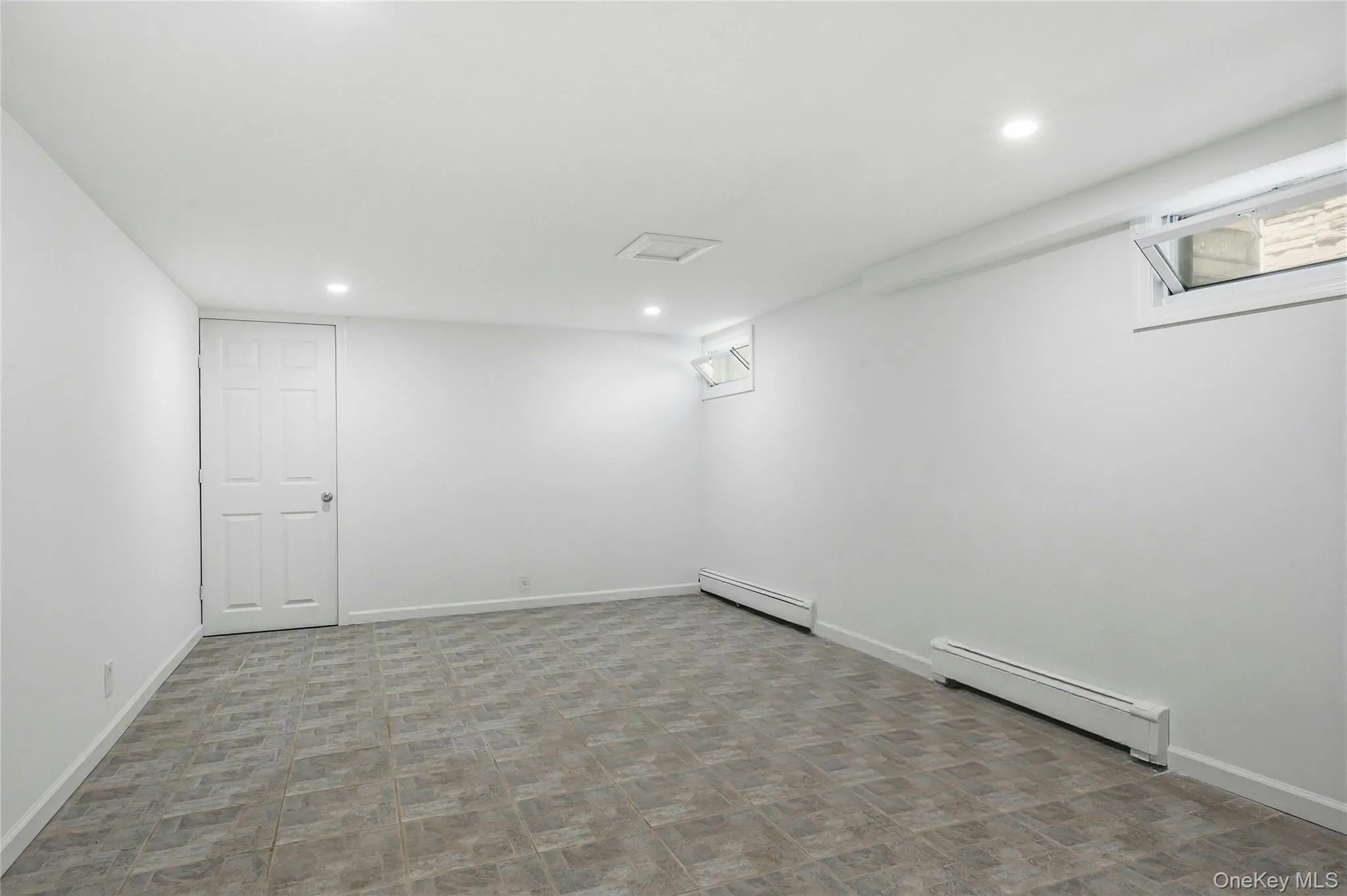 732 5th Street, Babylon, NY, 2 Bedrooms Bedrooms, 6 Rooms Rooms,1 BathroomBathrooms,Residential,For Rent,5th,0,1007755 732 5th Street, Babylon, NY, 2 Bedrooms Bedrooms, 6 Rooms Rooms,1 BathroomBathrooms,Residential,For Rent,5th,0,1007755