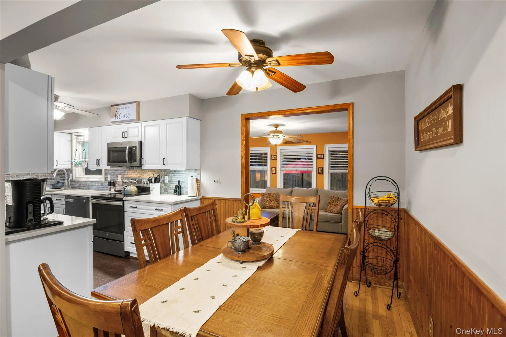 14 Mayo Avenue, Huntington, NY, 3 Bedrooms Bedrooms, 7 Rooms Rooms,1 BathroomBathrooms,Residential,For Rent,Mayo,0,1007762 14 Mayo Avenue, Huntington, NY, 3 Bedrooms Bedrooms, 7 Rooms Rooms,1 BathroomBathrooms,Residential,For Rent,Mayo,0,1007762