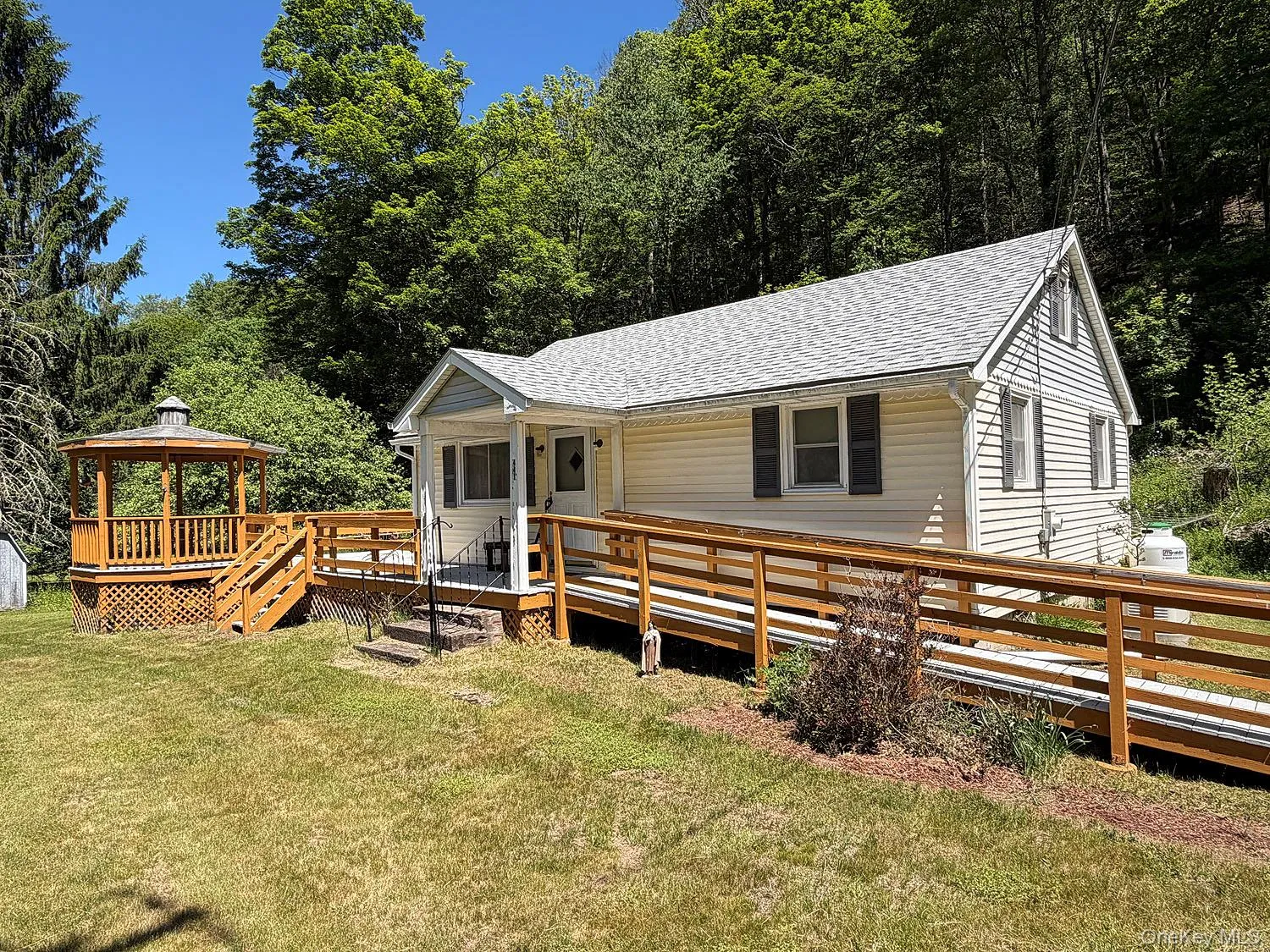 441 County Road 94 Hankins, Fremont, NY, 2 Bedrooms Bedrooms, 4 Rooms Rooms,1 BathroomBathrooms,Residential,For Rent,Hankins,0,1007763 441 County Road 94 Hankins, Fremont, NY, 2 Bedrooms Bedrooms, 4 Rooms Rooms,1 BathroomBathrooms,Residential,For Rent,Hankins,0,1007763