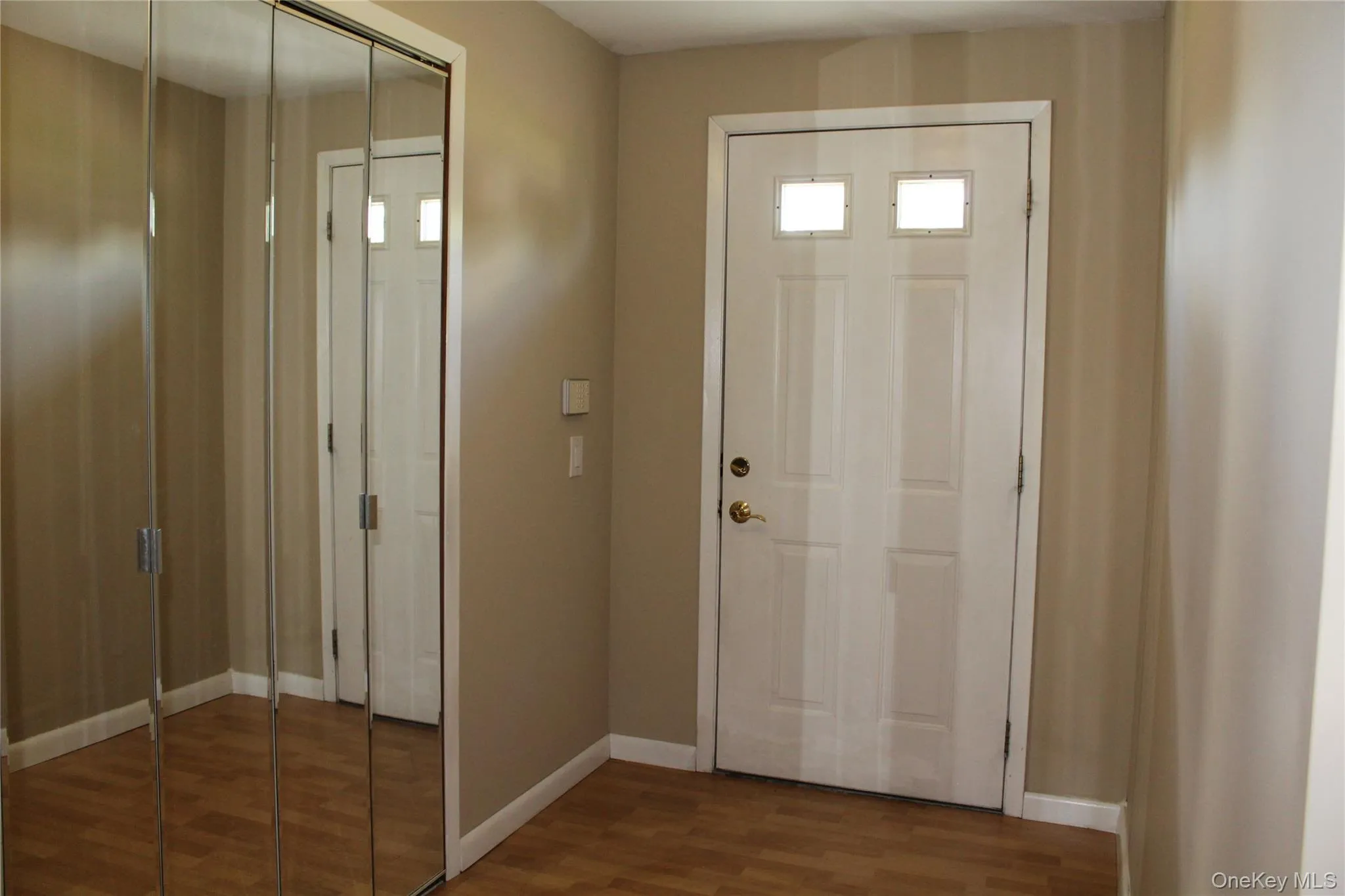 Ground Floor Entry wheel chair accessible. Dble wide Coat Closet Ground Floor Entry wheel chair accessible. Dble wide Coat Closet