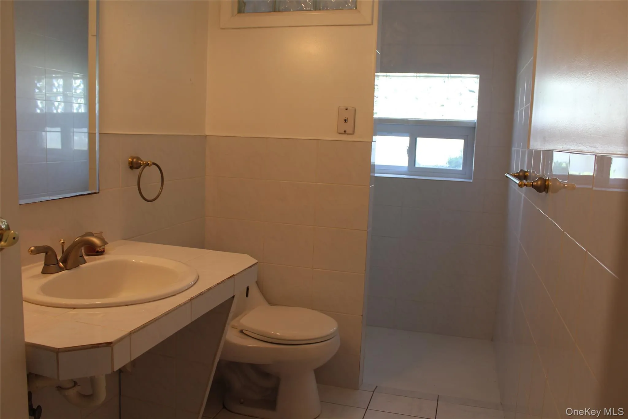 Ground Floor Wheel chair accessible Sink Ground Floor Wheel chair accessible Sink