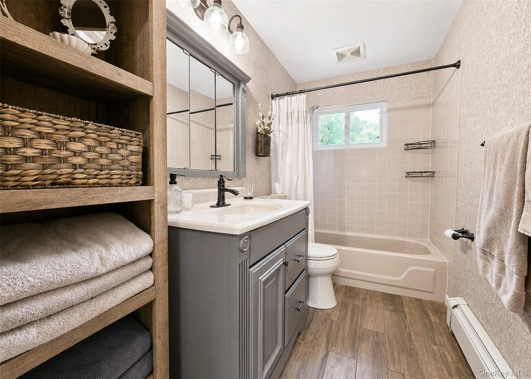 816 Blair Street, Islip, NY, 3 Bedrooms Bedrooms, 9 Rooms Rooms,2 BathroomsBathrooms,Residential,For Rent,Blair,0,1007773 816 Blair Street, Islip, NY, 3 Bedrooms Bedrooms, 9 Rooms Rooms,2 BathroomsBathrooms,Residential,For Rent,Blair,0,1007773