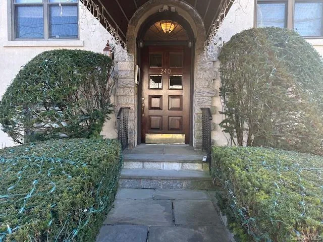 240 Alpine Place, Eastchester, NY, 1 Bedroom Bedrooms, 3 Rooms Rooms,1 BathroomBathrooms,Residential,For Rent,Alpine,0,1007776 240 Alpine Place, Eastchester, NY, 1 Bedroom Bedrooms, 3 Rooms Rooms,1 BathroomBathrooms,Residential,For Rent,Alpine,0,1007776