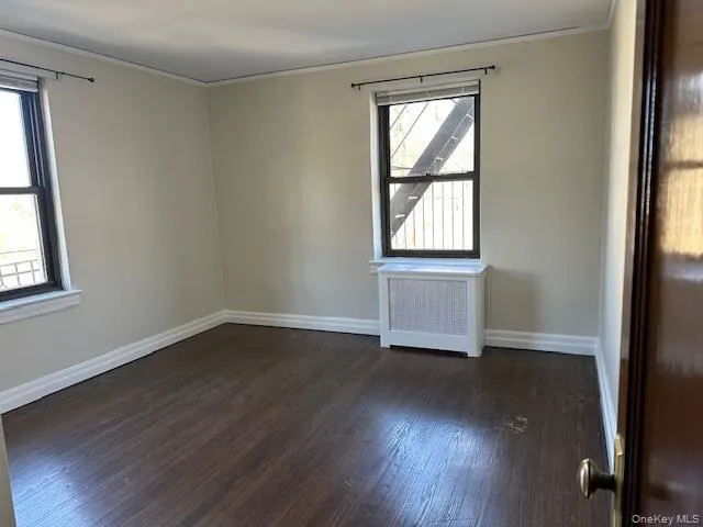 Bedroom w/ Large Closet. Bedroom w/ Large Closet.