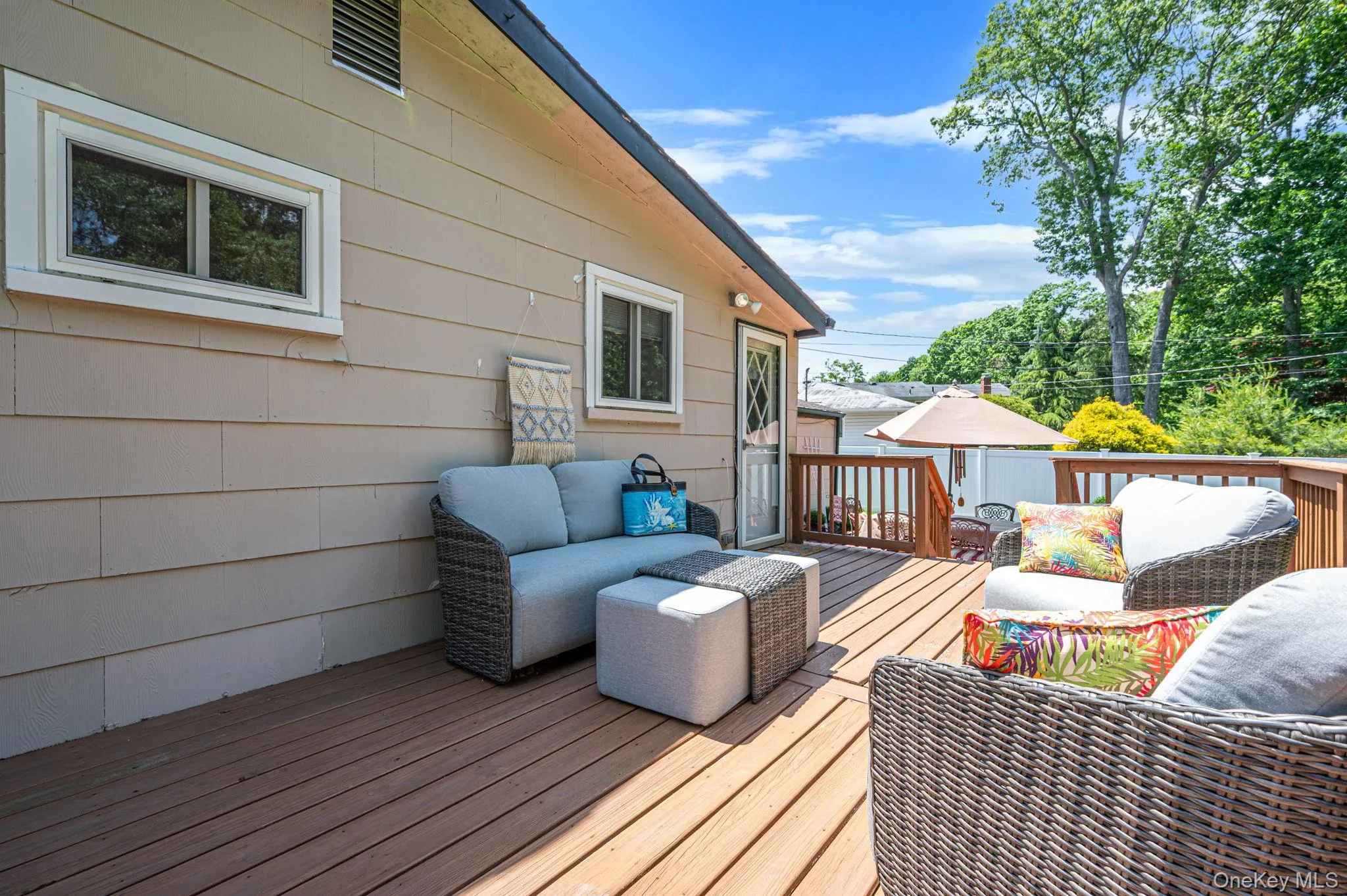 43 Dale Lane, Smithtown, NY, 3 Bedrooms Bedrooms, 5 Rooms Rooms,1 BathroomBathrooms,Residential,For Rent,Dale,0,1007779 43 Dale Lane, Smithtown, NY, 3 Bedrooms Bedrooms, 5 Rooms Rooms,1 BathroomBathrooms,Residential,For Rent,Dale,0,1007779