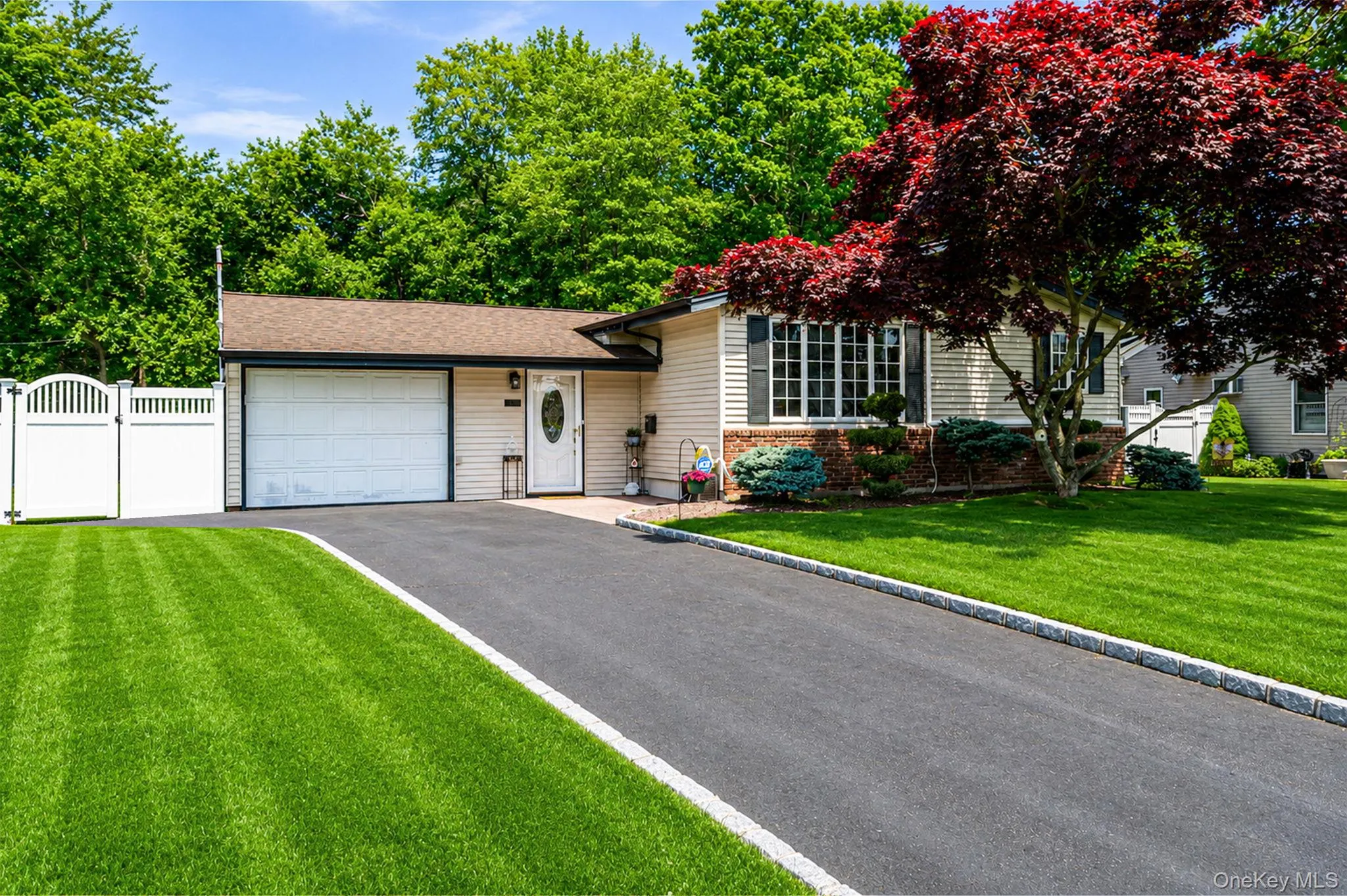 43 Dale Lane, Smithtown, NY, 3 Bedrooms Bedrooms, 5 Rooms Rooms,1 BathroomBathrooms,Residential,For Rent,Dale,0,1007779 43 Dale Lane, Smithtown, NY, 3 Bedrooms Bedrooms, 5 Rooms Rooms,1 BathroomBathrooms,Residential,For Rent,Dale,0,1007779