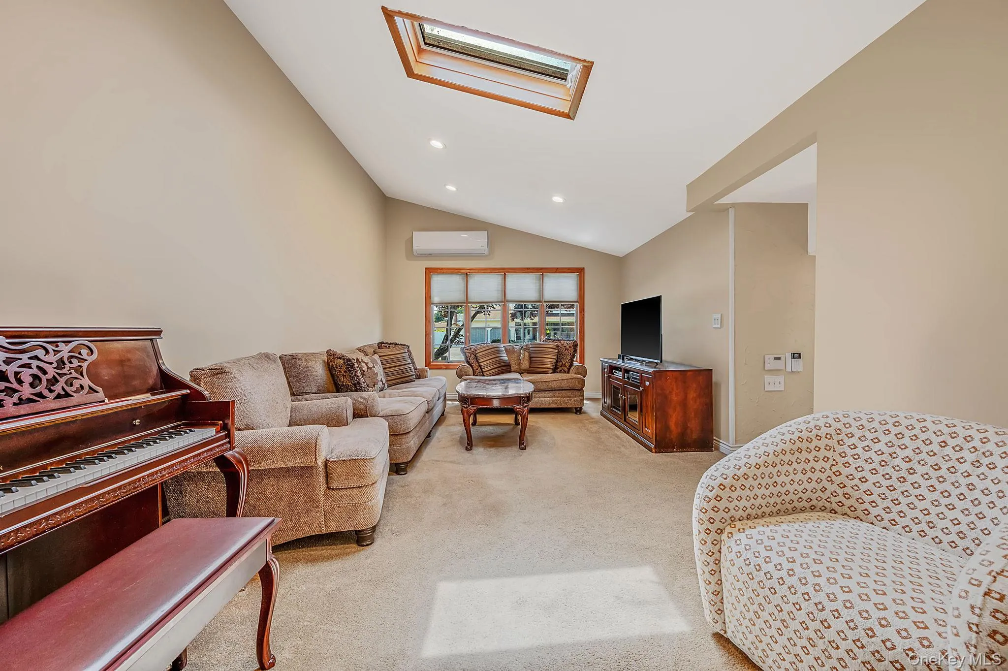 43 Dale Lane, Smithtown, NY, 3 Bedrooms Bedrooms, 5 Rooms Rooms,1 BathroomBathrooms,Residential,For Rent,Dale,0,1007779 43 Dale Lane, Smithtown, NY, 3 Bedrooms Bedrooms, 5 Rooms Rooms,1 BathroomBathrooms,Residential,For Rent,Dale,0,1007779
