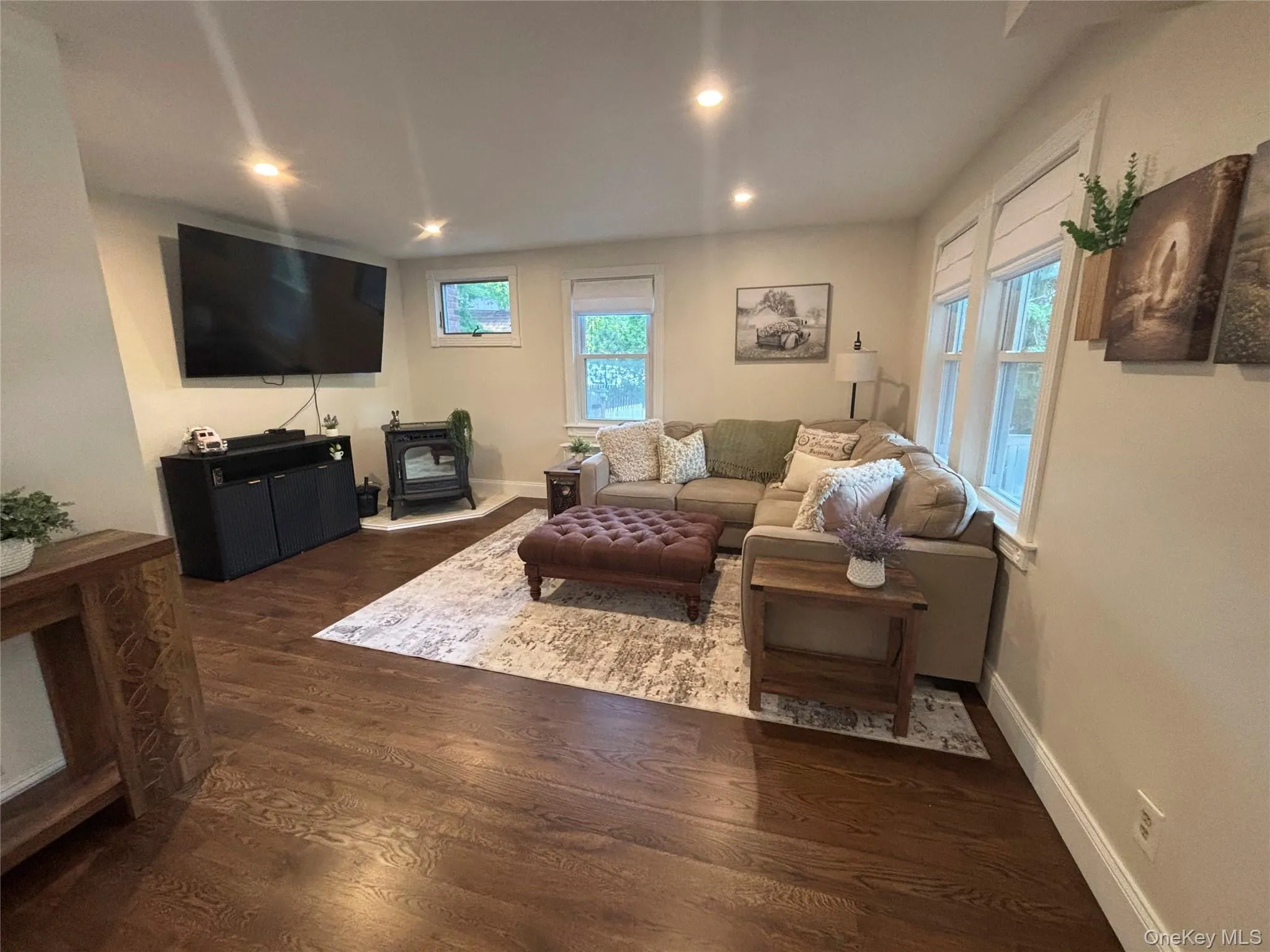 130 Hallock Landing Road, Brookhaven, NY, 4 Bedrooms Bedrooms, 7 Rooms Rooms,2 BathroomsBathrooms,Residential,For Rent,Hallock Landing,0,1007783 130 Hallock Landing Road, Brookhaven, NY, 4 Bedrooms Bedrooms, 7 Rooms Rooms,2 BathroomsBathrooms,Residential,For Rent,Hallock Landing,0,1007783