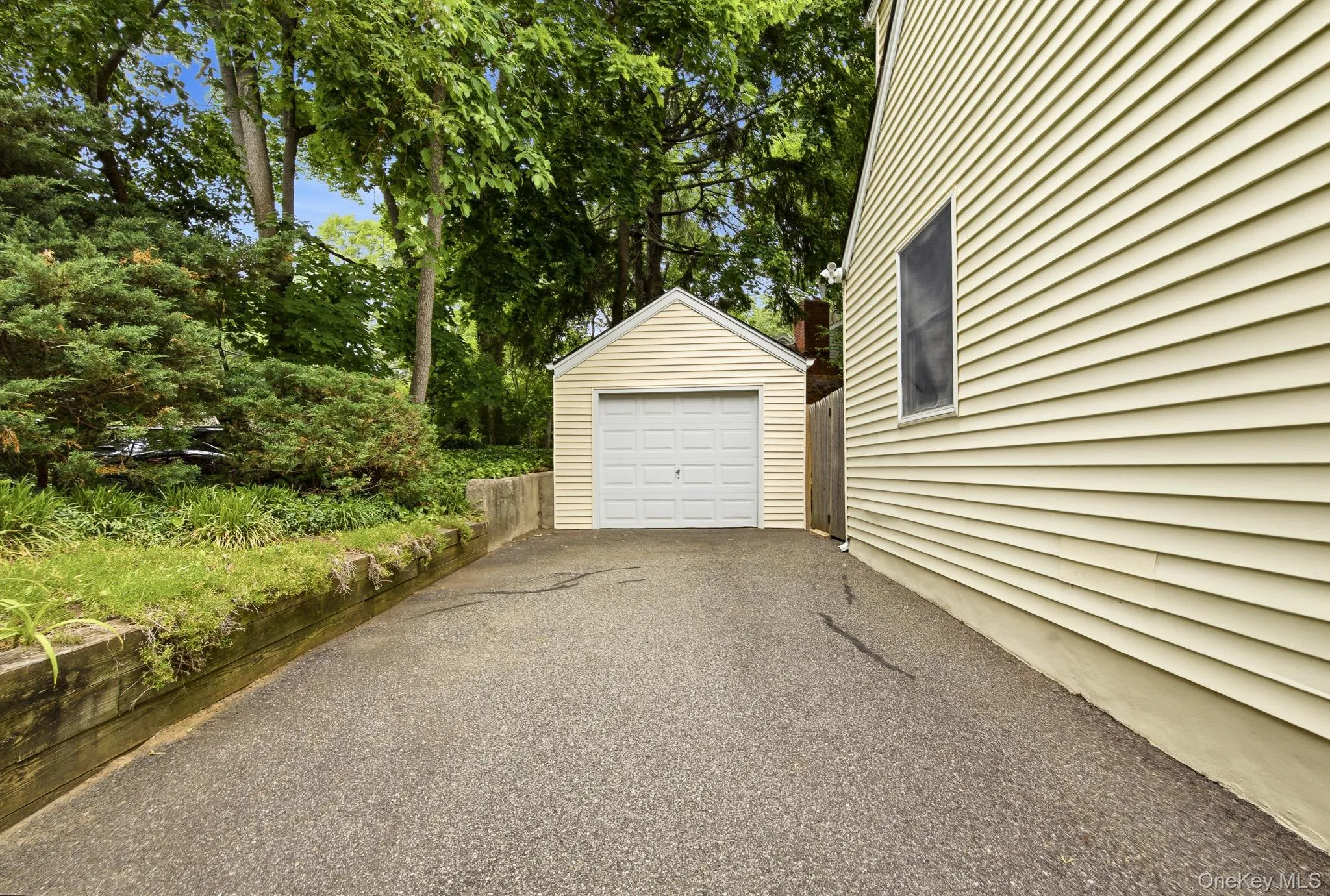 71 17th Street, Huntington, NY, 4 Bedrooms Bedrooms, 7 Rooms Rooms,2 BathroomsBathrooms,Residential,For Rent,17th,0,1007784 71 17th Street, Huntington, NY, 4 Bedrooms Bedrooms, 7 Rooms Rooms,2 BathroomsBathrooms,Residential,For Rent,17th,0,1007784