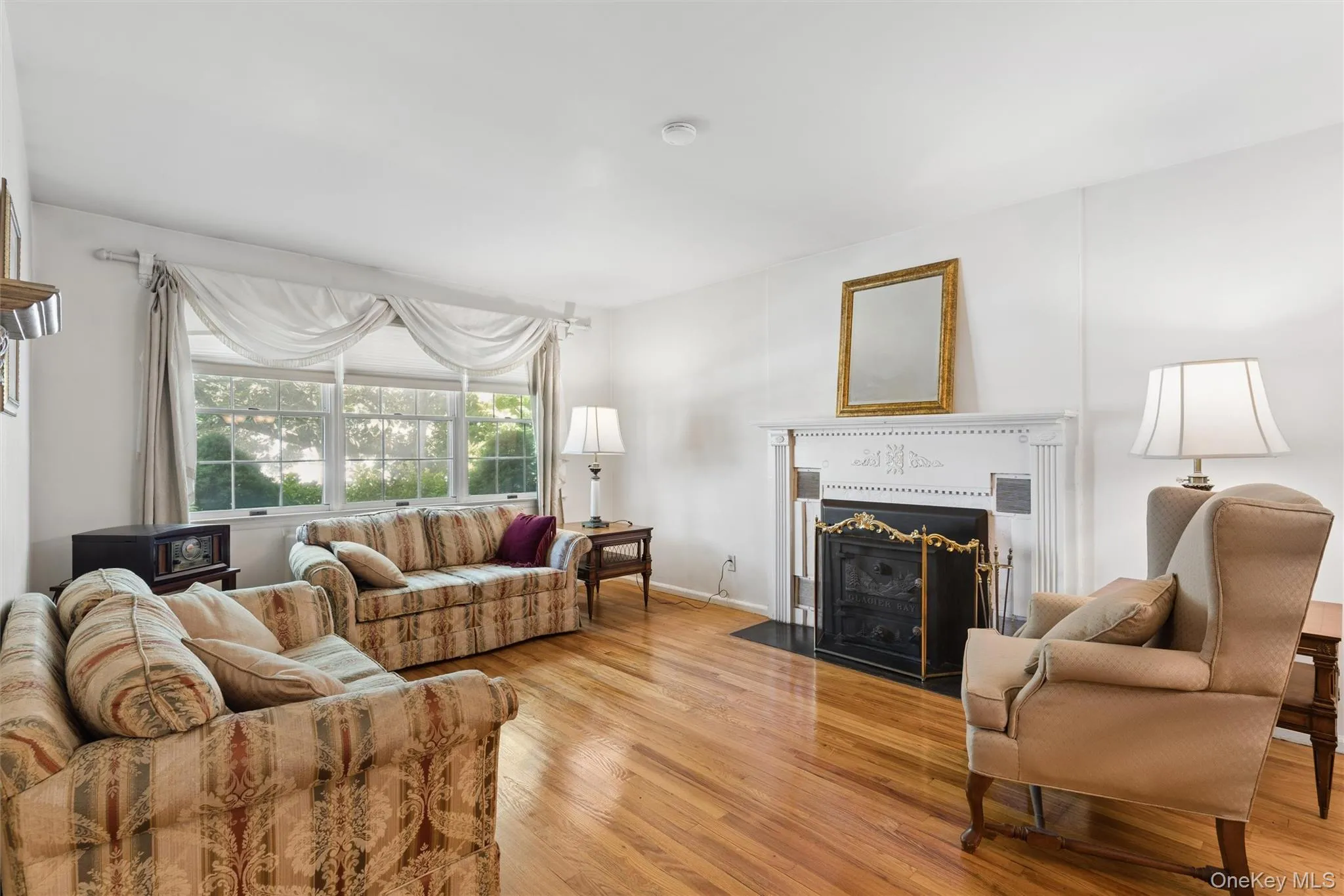602 Syracuse Avenue, Oyster Bay, NY, 6 Bedrooms Bedrooms, 12 Rooms Rooms,3 BathroomsBathrooms,Residential,For Rent,Syracuse,0,1007787 602 Syracuse Avenue, Oyster Bay, NY, 6 Bedrooms Bedrooms, 12 Rooms Rooms,3 BathroomsBathrooms,Residential,For Rent,Syracuse,0,1007787