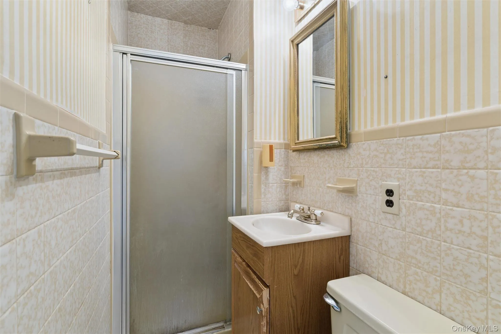 602 Syracuse Avenue, Oyster Bay, NY, 6 Bedrooms Bedrooms, 12 Rooms Rooms,3 BathroomsBathrooms,Residential,For Rent,Syracuse,0,1007787 602 Syracuse Avenue, Oyster Bay, NY, 6 Bedrooms Bedrooms, 12 Rooms Rooms,3 BathroomsBathrooms,Residential,For Rent,Syracuse,0,1007787