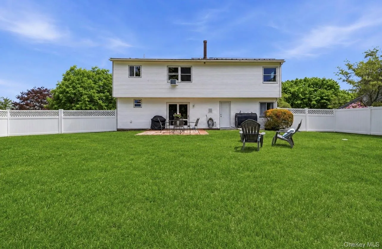 30 Mercury Avenue, Brookhaven, NY, 5 Bedrooms Bedrooms, 9 Rooms Rooms,2 BathroomsBathrooms,Residential,For Rent,Mercury,0,1007792 30 Mercury Avenue, Brookhaven, NY, 5 Bedrooms Bedrooms, 9 Rooms Rooms,2 BathroomsBathrooms,Residential,For Rent,Mercury,0,1007792