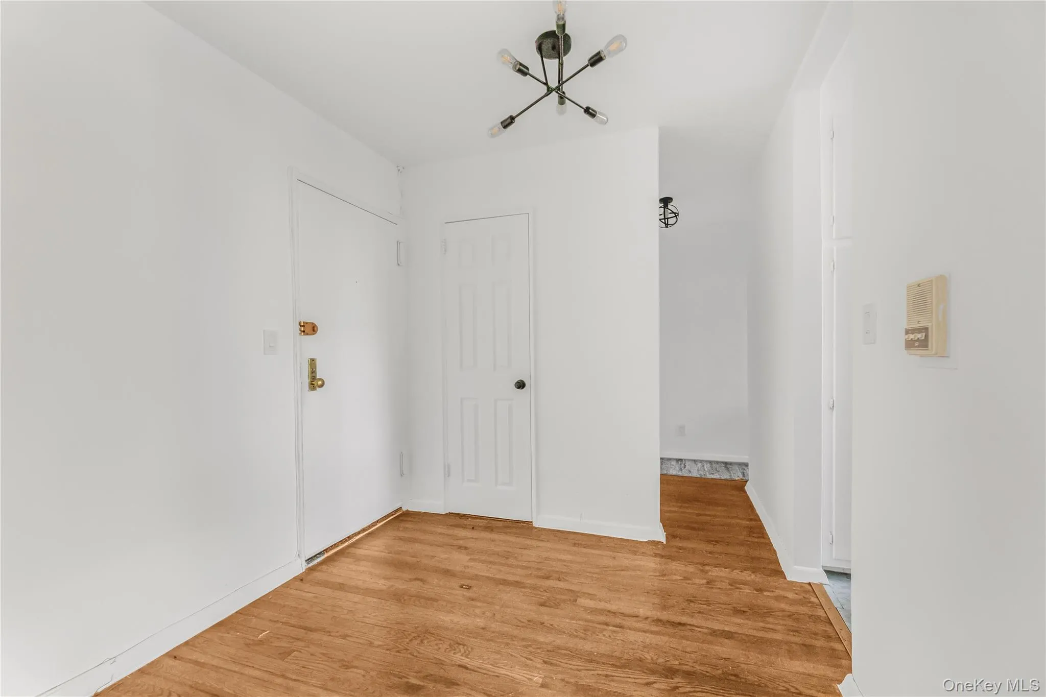 365 Bronx River Road, Yonkers, NY, 2 Rooms Rooms,1 BathroomBathrooms,Residential,For Rent,Bronx River,0,1007798 365 Bronx River Road, Yonkers, NY, 2 Rooms Rooms,1 BathroomBathrooms,Residential,For Rent,Bronx River,0,1007798