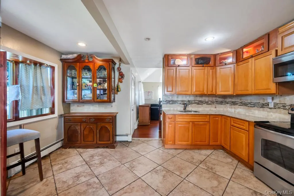 156 Shelter Lane, Hempstead, NY, 4 Bedrooms Bedrooms, 10 Rooms Rooms,2 BathroomsBathrooms,Residential,For Rent,Shelter,0,1007803 156 Shelter Lane, Hempstead, NY, 4 Bedrooms Bedrooms, 10 Rooms Rooms,2 BathroomsBathrooms,Residential,For Rent,Shelter,0,1007803