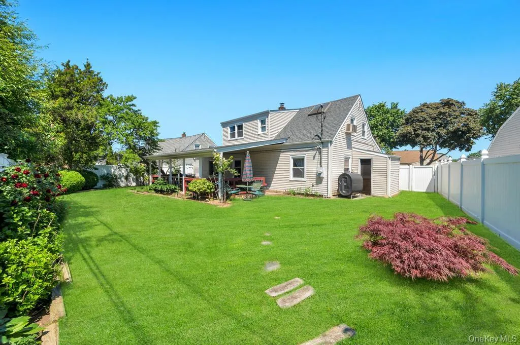 156 Shelter Lane, Hempstead, NY, 4 Bedrooms Bedrooms, 10 Rooms Rooms,2 BathroomsBathrooms,Residential,For Rent,Shelter,0,1007803 156 Shelter Lane, Hempstead, NY, 4 Bedrooms Bedrooms, 10 Rooms Rooms,2 BathroomsBathrooms,Residential,For Rent,Shelter,0,1007803