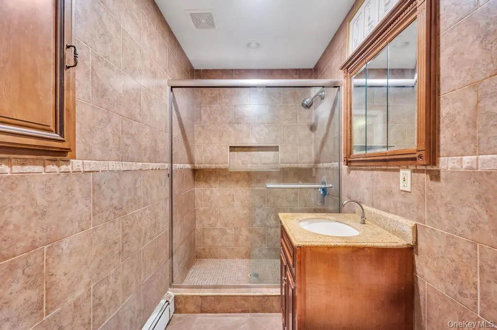 156 Shelter Lane, Hempstead, NY, 4 Bedrooms Bedrooms, 10 Rooms Rooms,2 BathroomsBathrooms,Residential,For Rent,Shelter,0,1007803 156 Shelter Lane, Hempstead, NY, 4 Bedrooms Bedrooms, 10 Rooms Rooms,2 BathroomsBathrooms,Residential,For Rent,Shelter,0,1007803